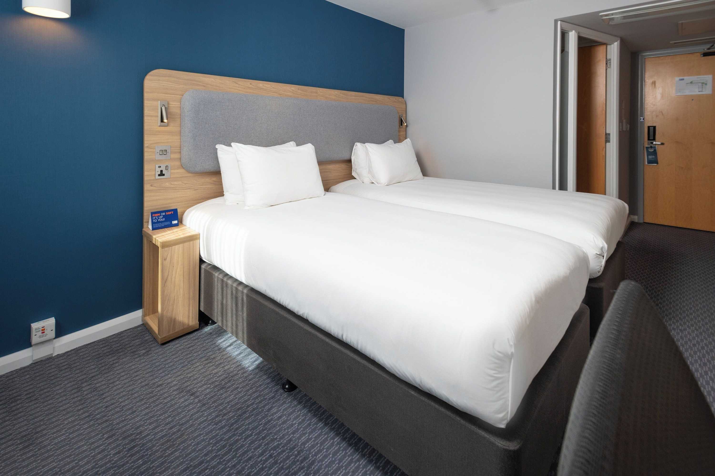 Gift card for Holiday Inn Express Swindon City Centre by Ihg Gift card for Holiday Inn Express Swindon City Centre by Ihg