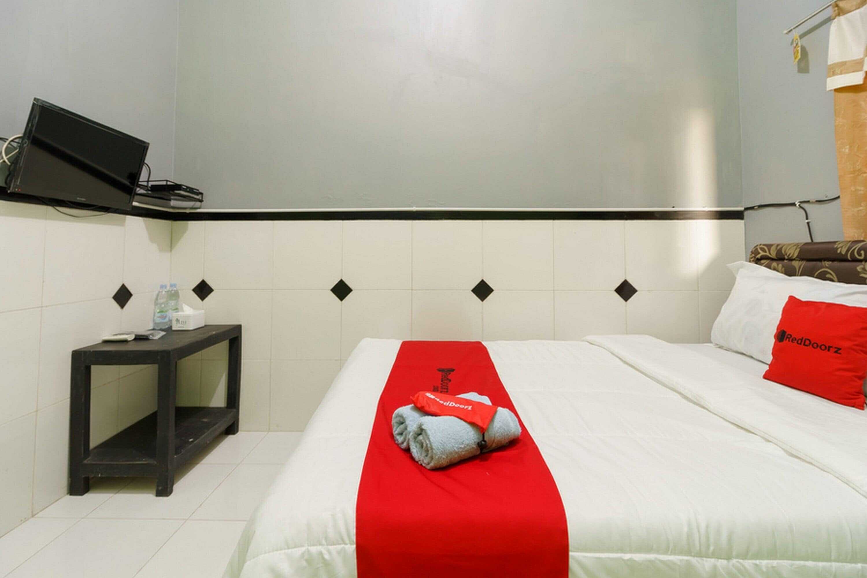 Gift card for Reddoorz Syariah Near Ciledug Station Gift card for Reddoorz Syariah Near Ciledug Station