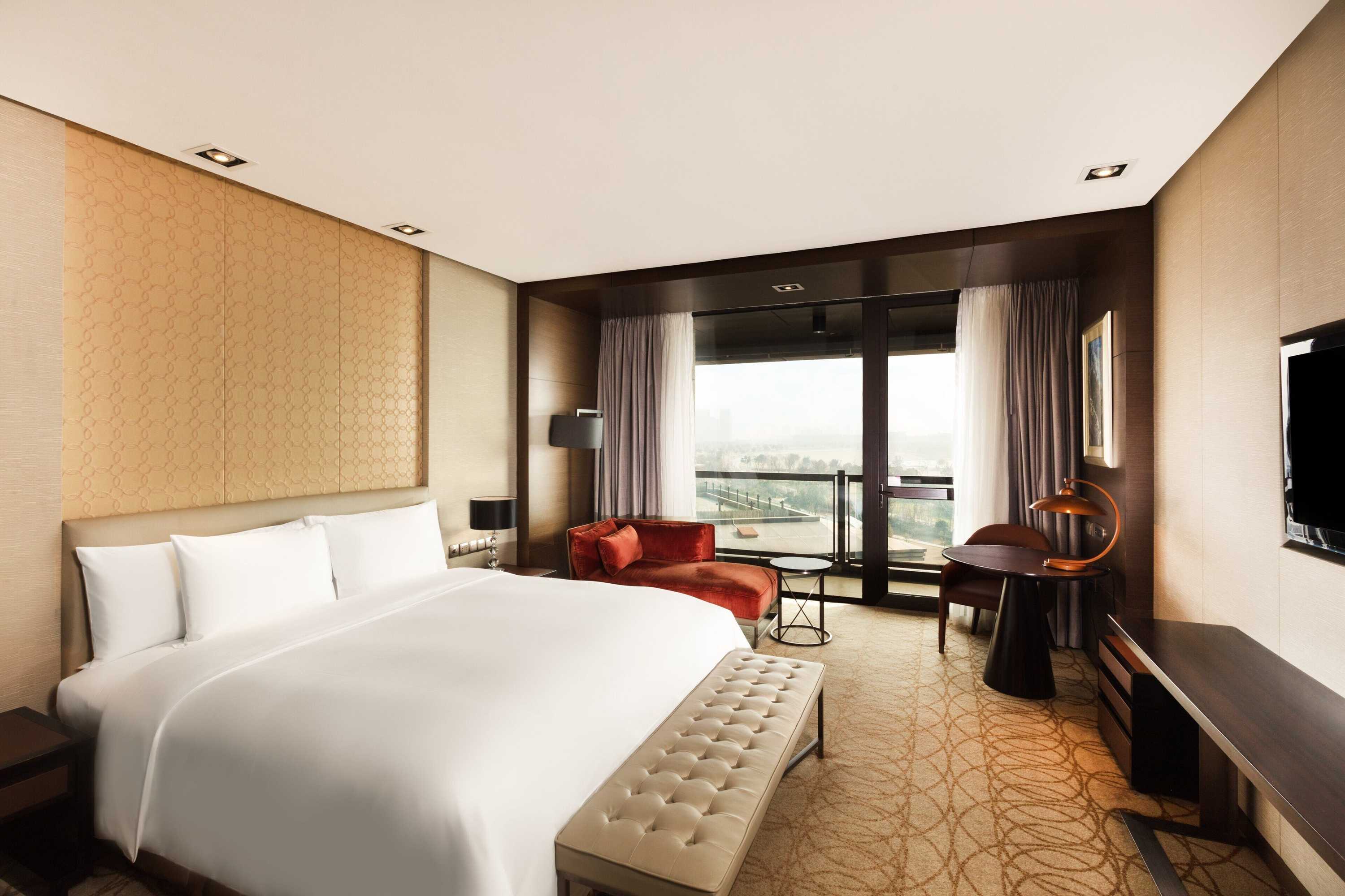 Gift card for Crowne Plaza Xuzhou Dalong Lake by Ihg Gift card for Crowne Plaza Xuzhou Dalong Lake by Ihg