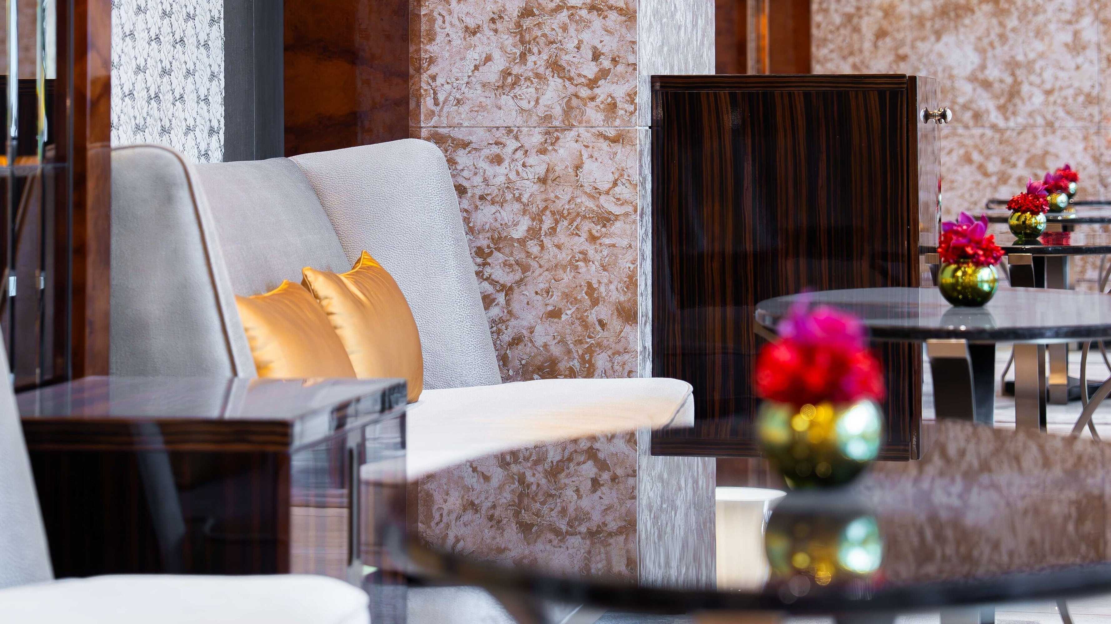 Gift card for Midtown Shangri-La, Hangzhou - Around 5 Minutes Walking Distance to West Lake Gift card for Midtown Shangri-La, Hangzhou - Around 5 Minutes Walking Distance to West Lake