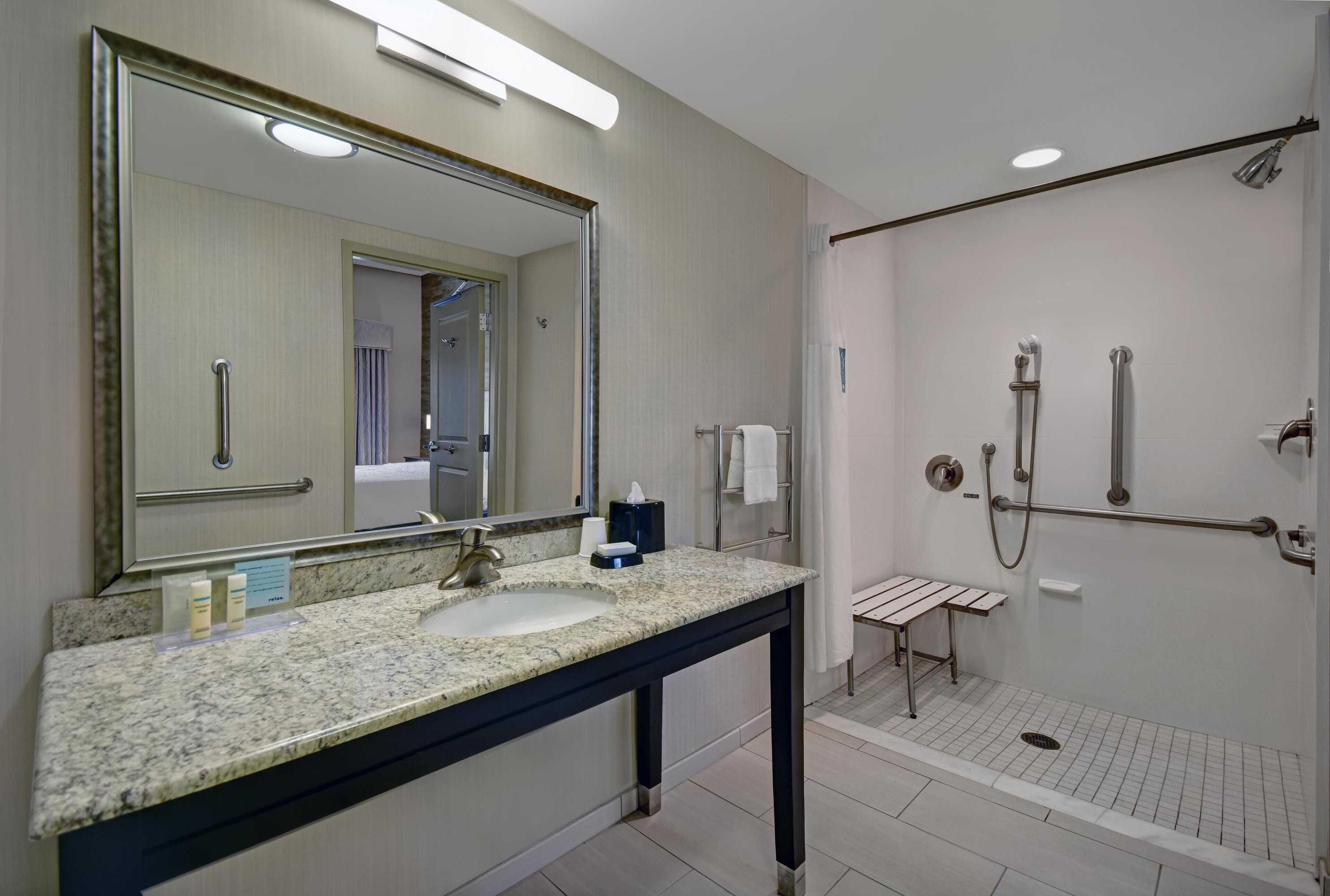 Gift card for Hampton Inn & Suites Robbinsville Gift card for Hampton Inn & Suites Robbinsville