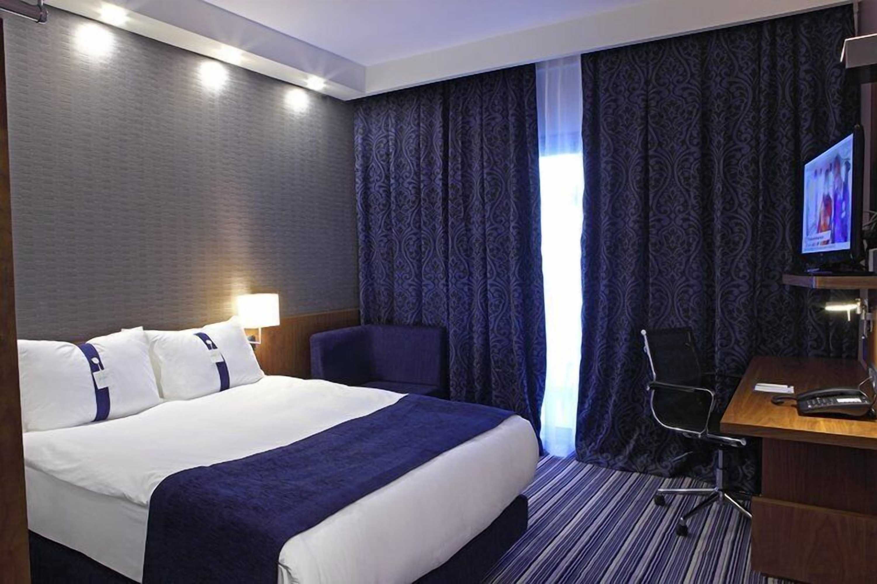 Gift card for Holiday Inn Express Manisa - West by Ihg Gift card for Holiday Inn Express Manisa - West by Ihg