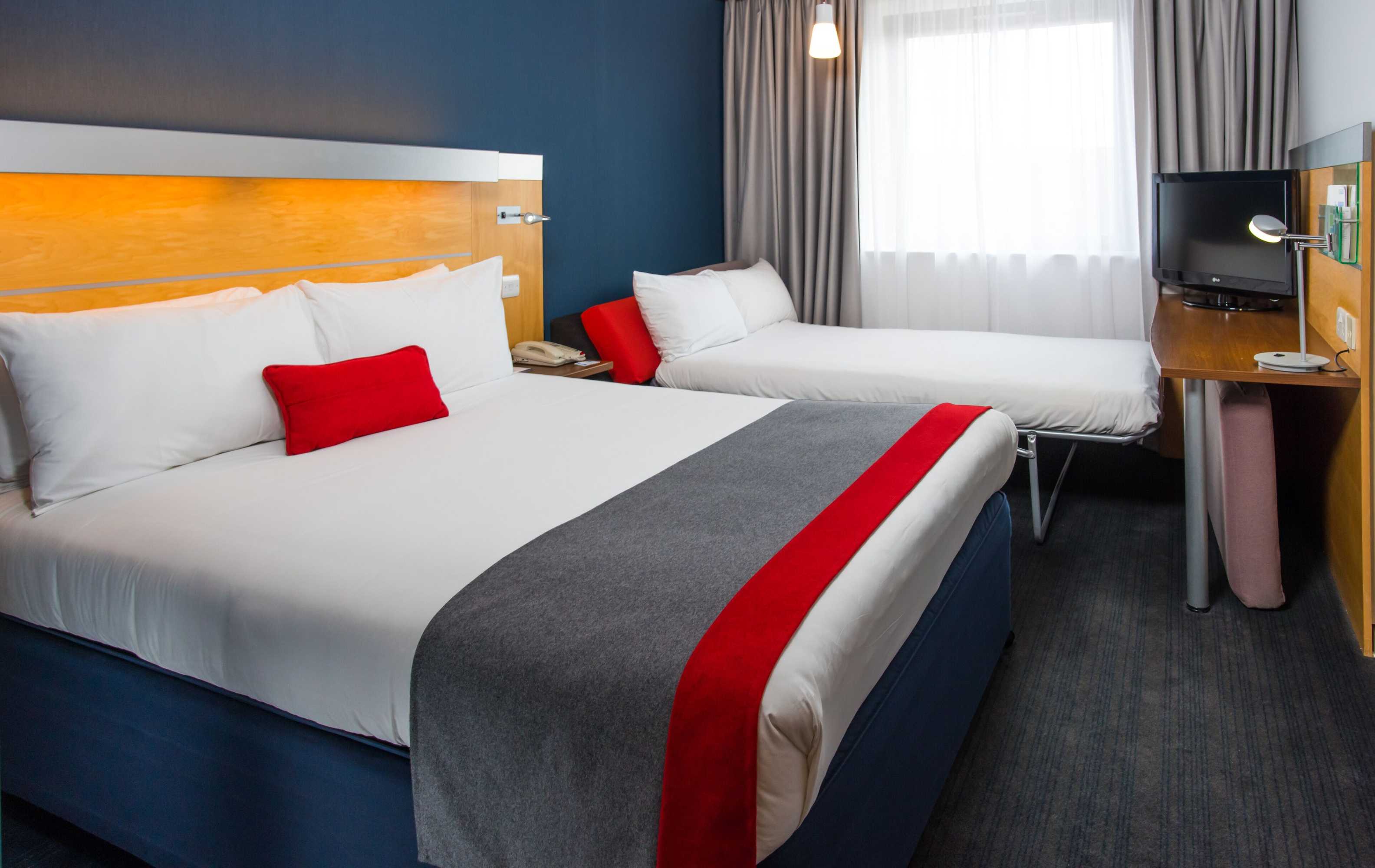 Gift card for Holiday Inn Express Hemel Hempstead by Ihg Gift card for Holiday Inn Express Hemel Hempstead by Ihg