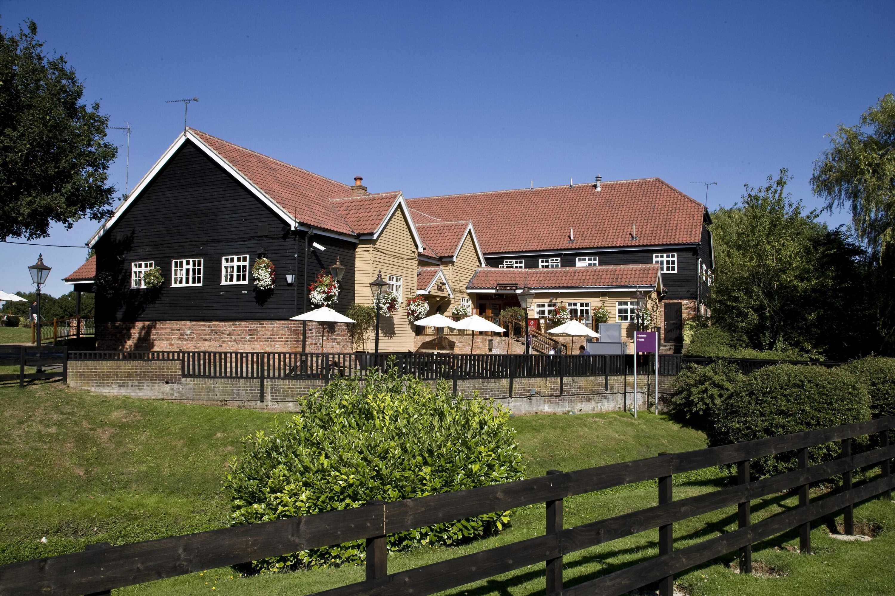 Gift card for Premier Inn Basildon (east Mayne)