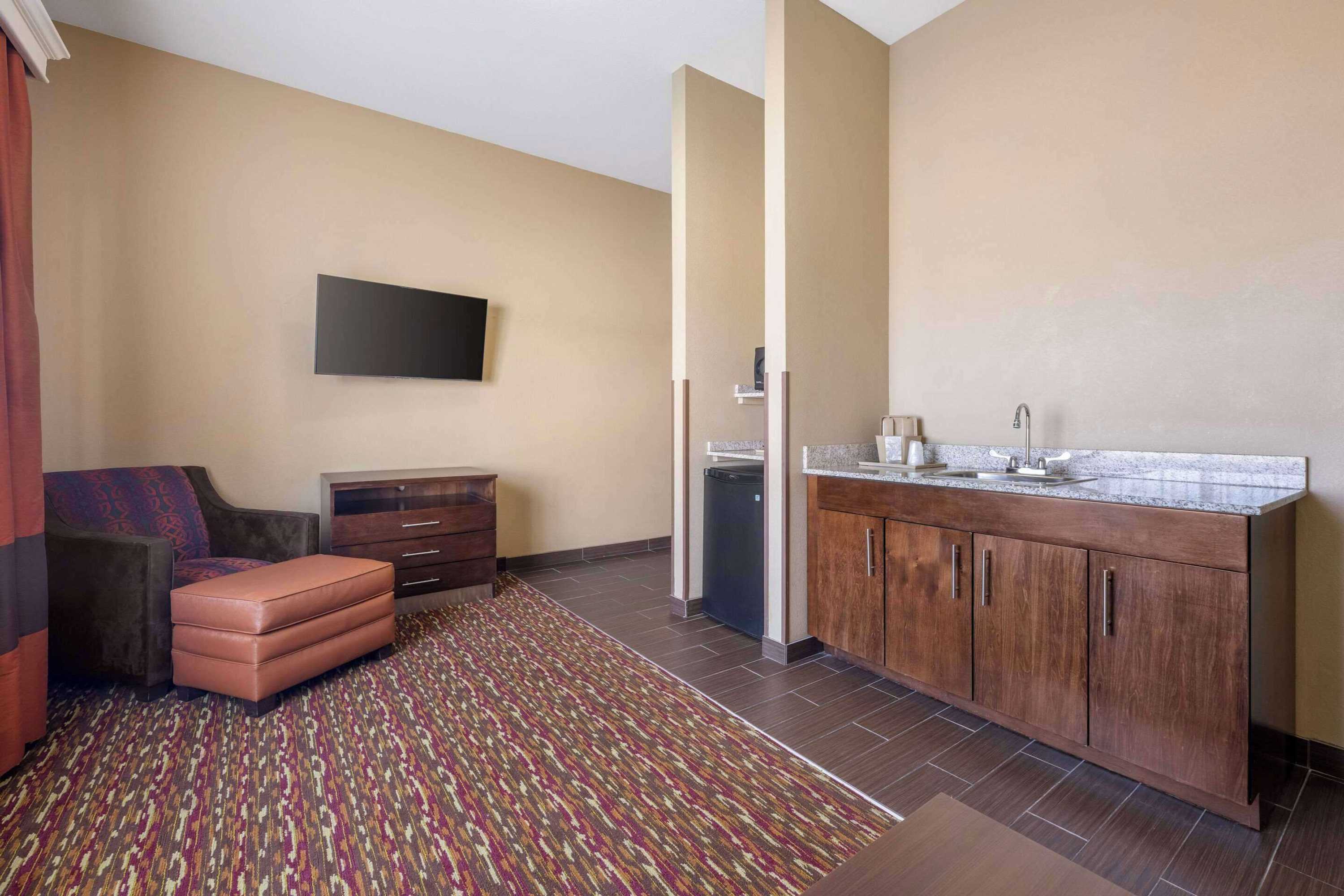 Gift card for Comfort Inn & Suites Artesia Gift card for Comfort Inn & Suites Artesia
