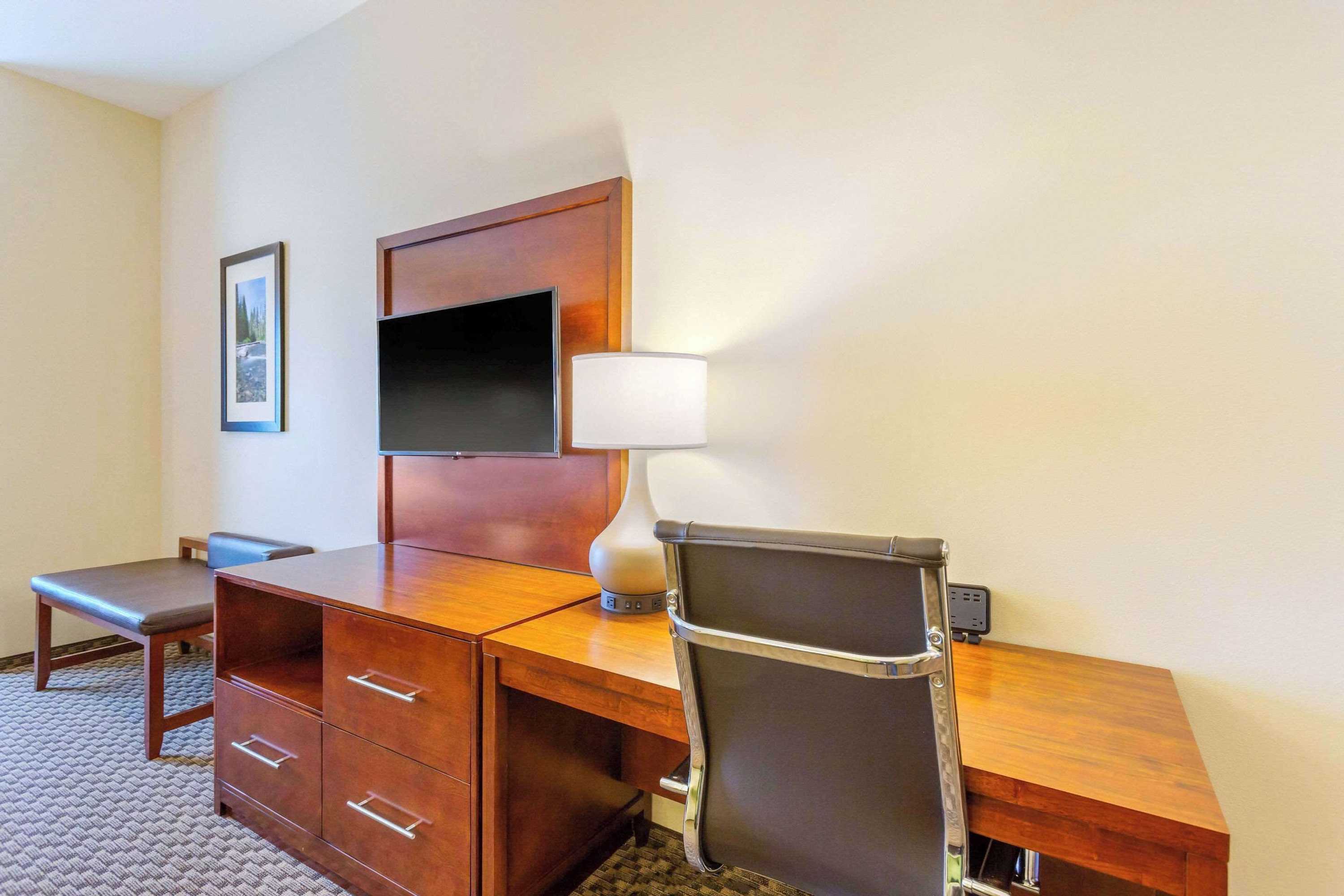 Gift card for Comfort Suites Burlington Near I-5 Gift card for Comfort Suites Burlington Near I-5