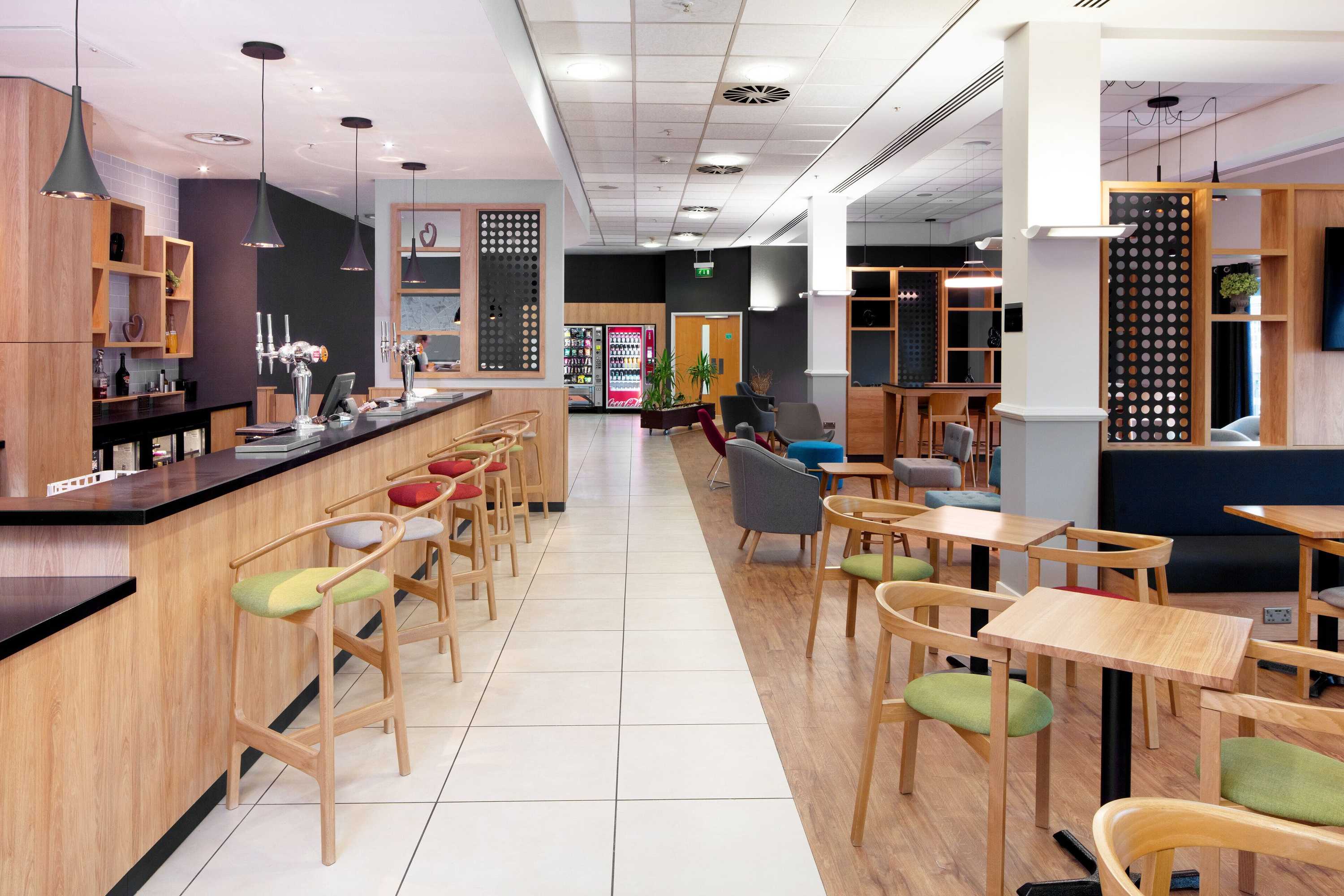 Gift card for Holiday Inn Express Hull City Centre by Ihg Gift card for Holiday Inn Express Hull City Centre by Ihg