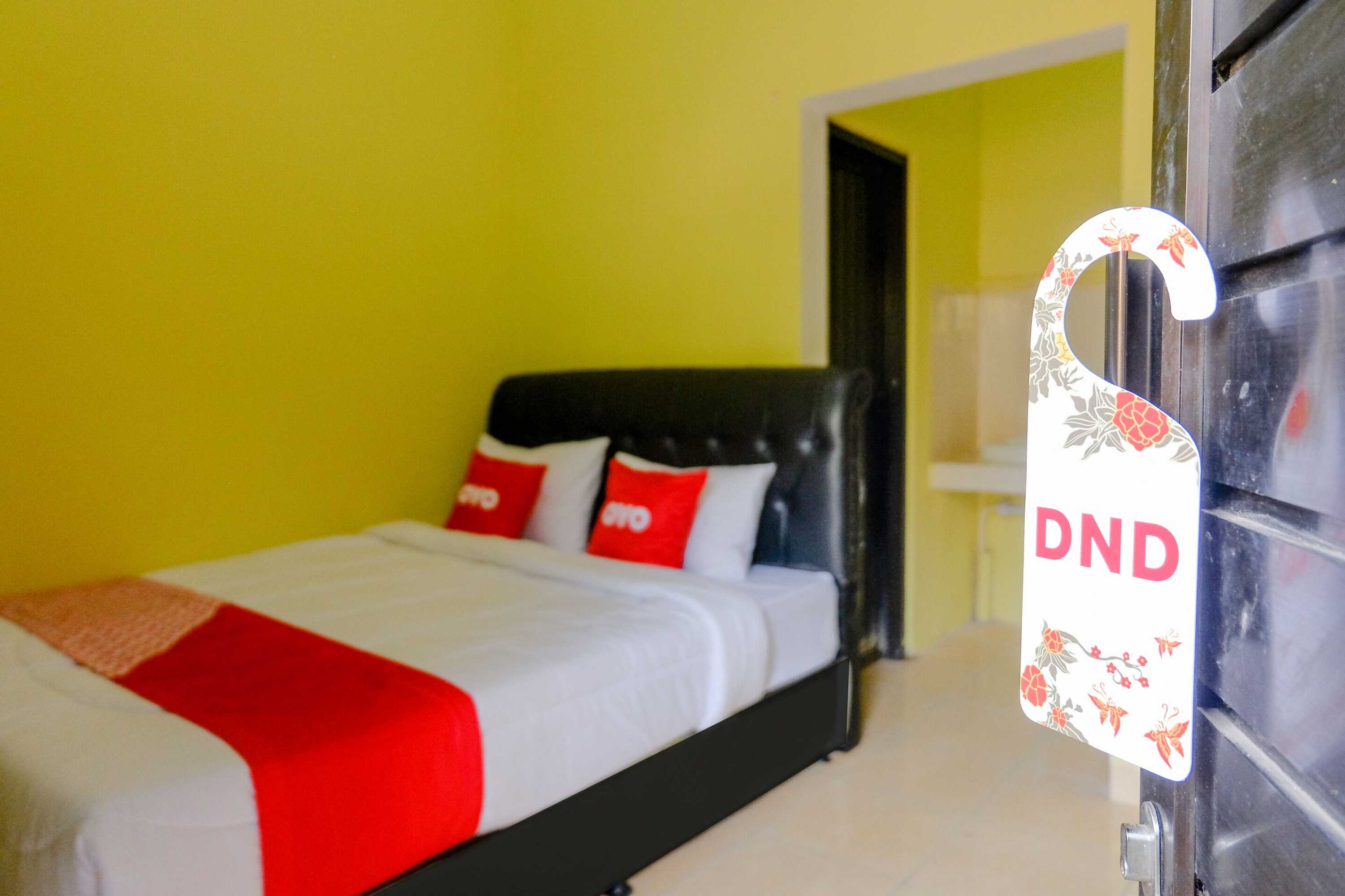 Gift card for Oyo 1784 Hj. Aniek Residence Gift card for Oyo 1784 Hj. Aniek Residence
