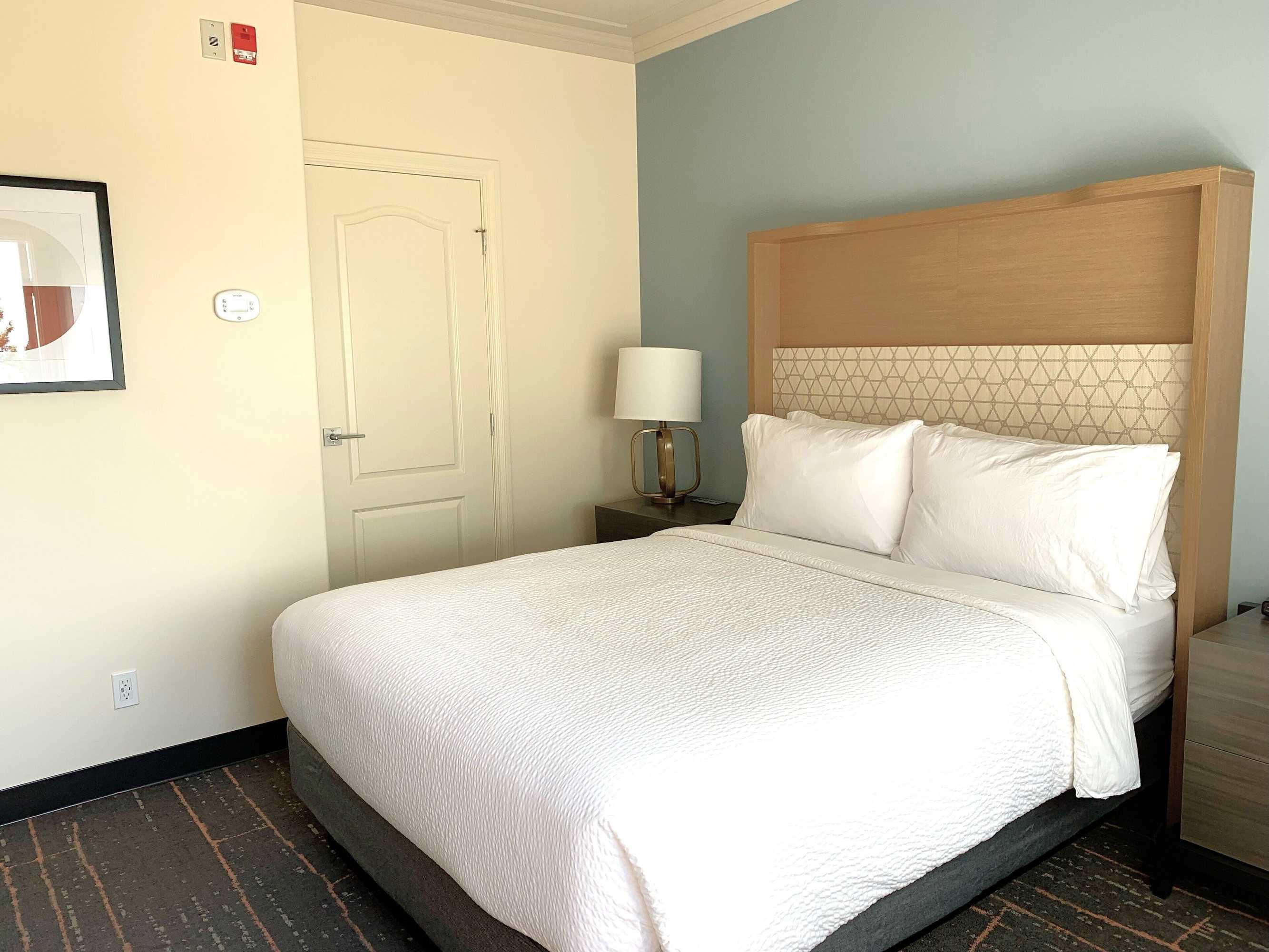 Gift card for Holiday Inn Victoria Elk Lake by Ihg Gift card for Holiday Inn Victoria Elk Lake by Ihg