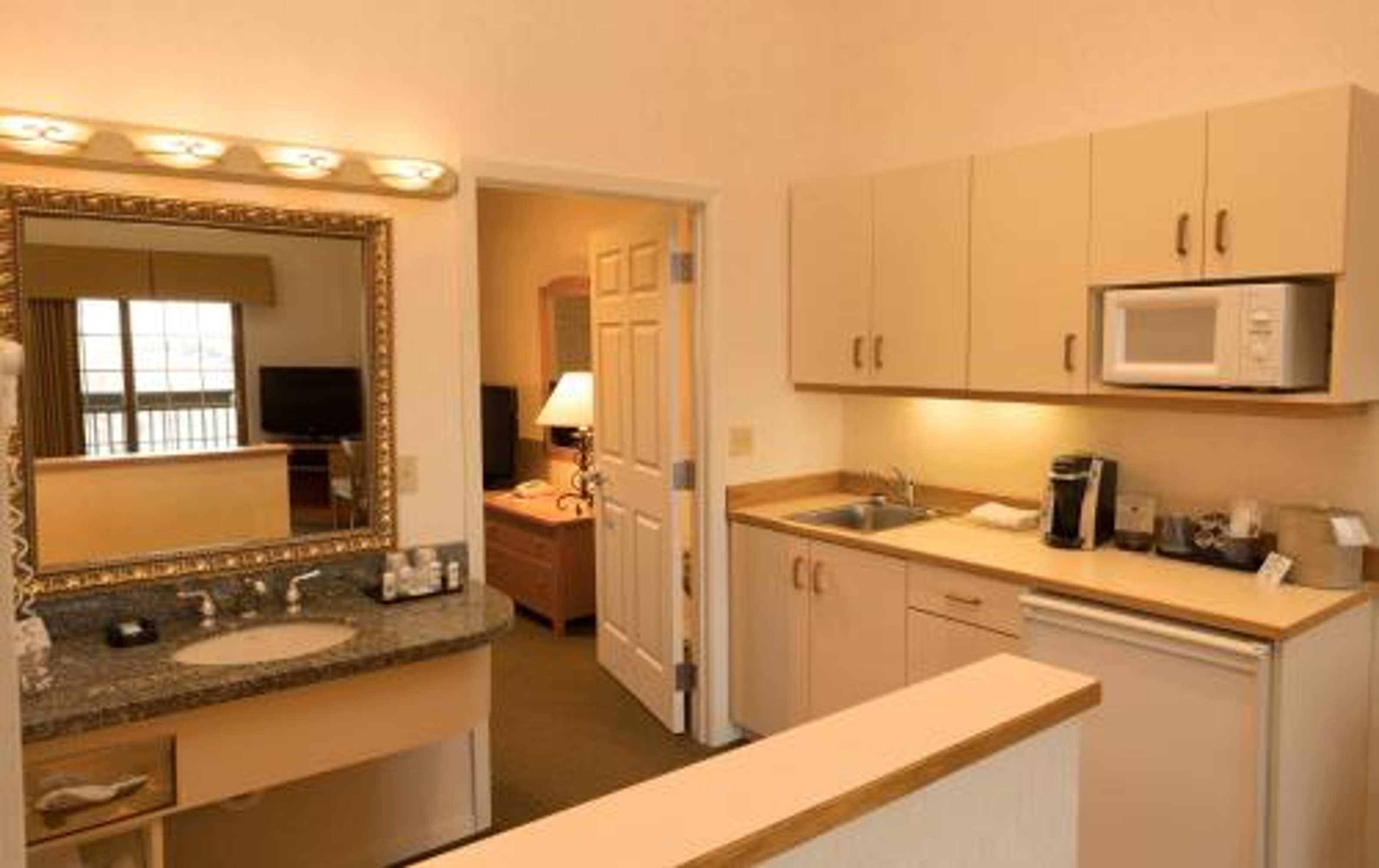 Gift card for Lakeside Lodge And Suites Gift card for Lakeside Lodge And Suites