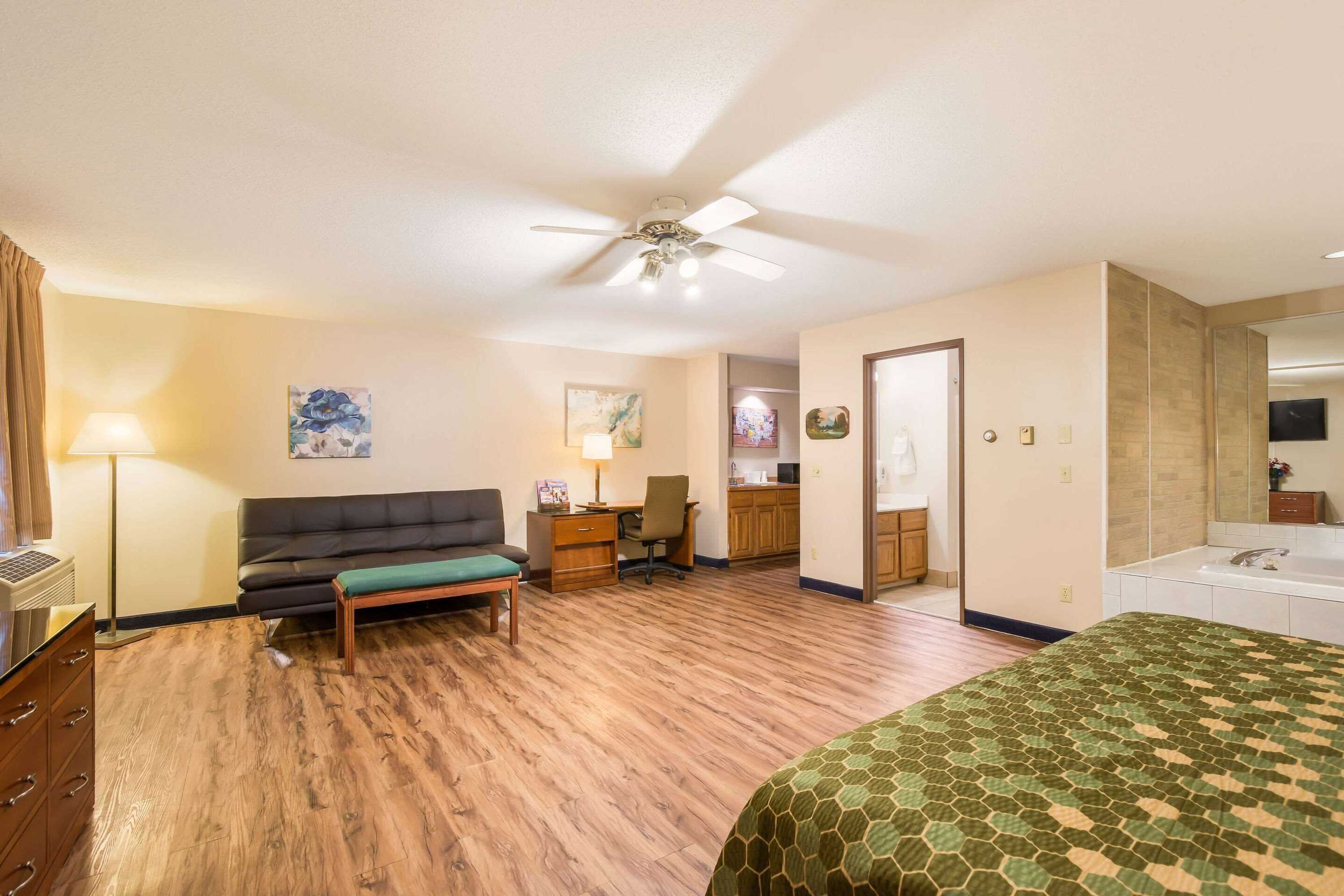 Gift card for Econo Lodge Lake Mills Gift card for Econo Lodge Lake Mills