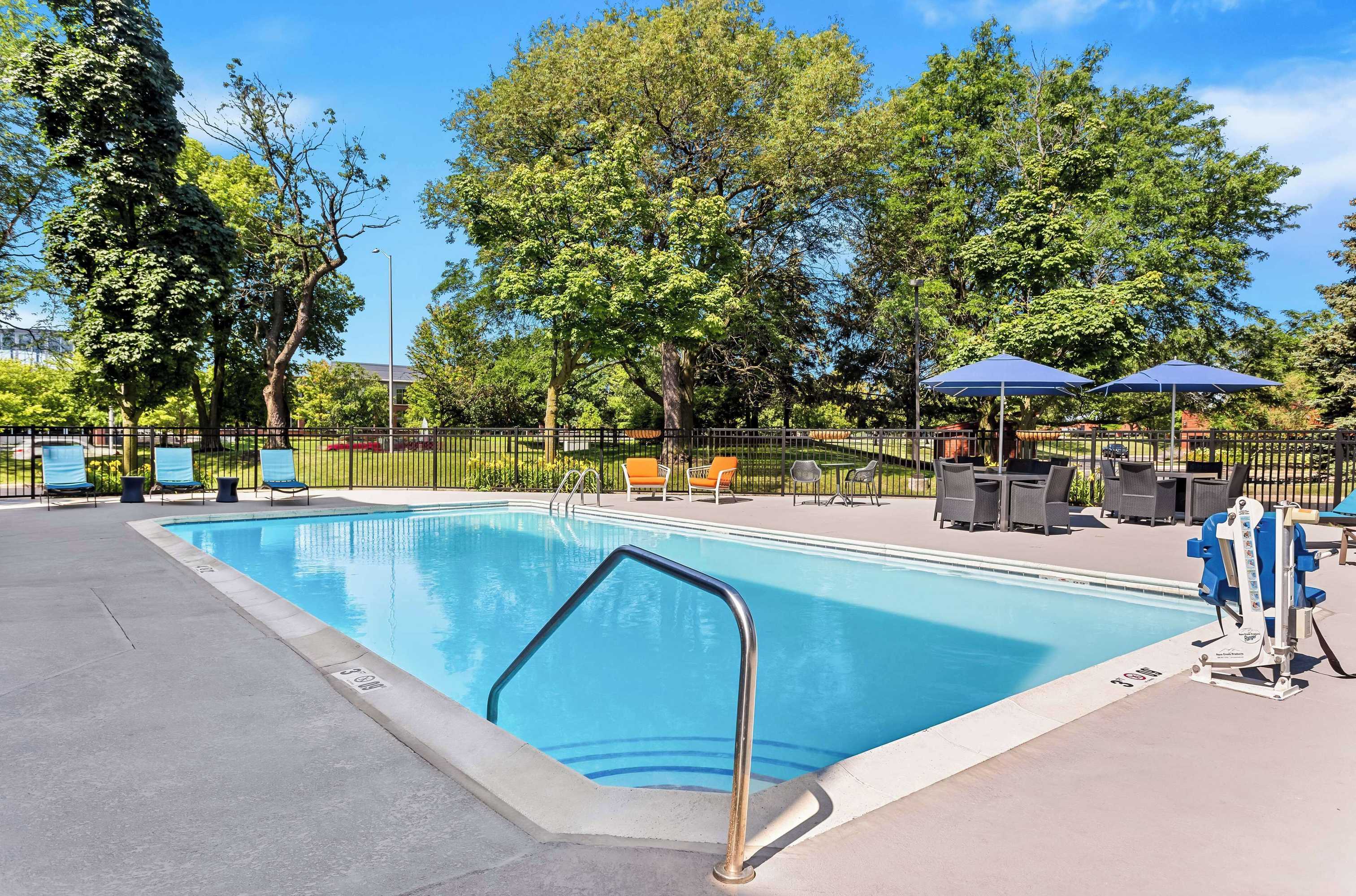 Gift card for Hampton Inn Chicago/naperville