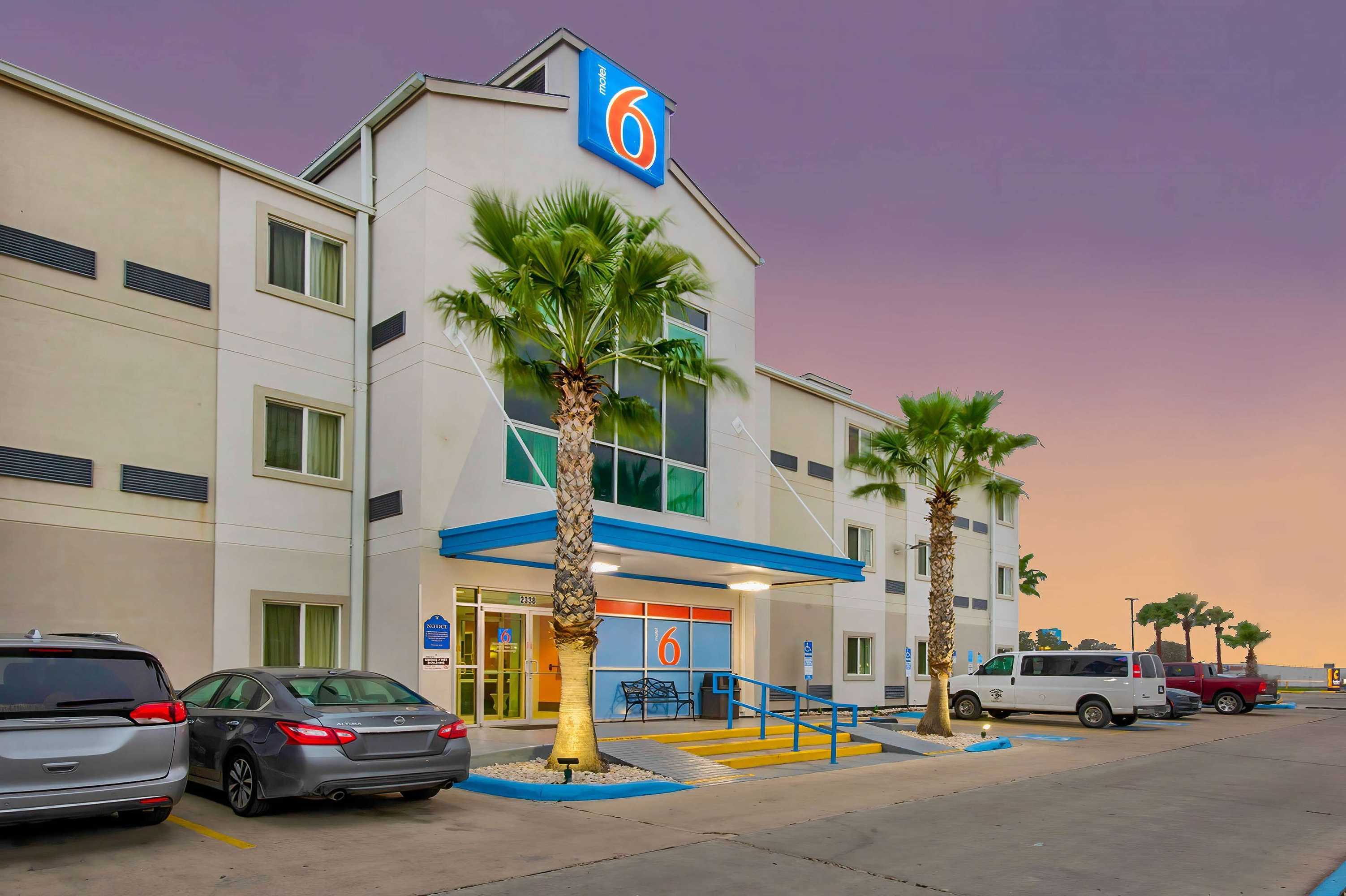 Gift card for Motel 6 Eagle Pass, TX - Lakeside Gift card for Motel 6 Eagle Pass, TX - Lakeside