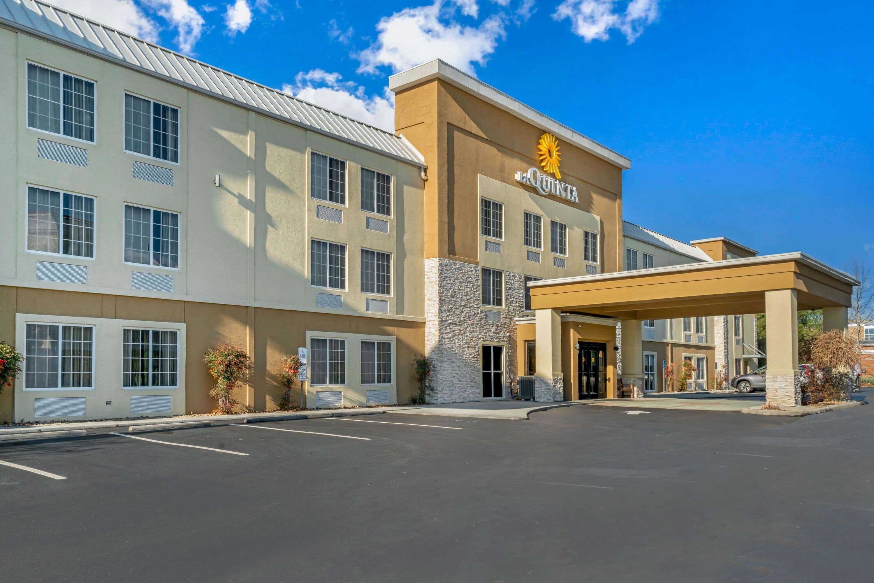 Gift card for La Quinta Inn & Suites by Wyndham Knoxville North I-75 Gift card for La Quinta Inn & Suites by Wyndham Knoxville North I-75