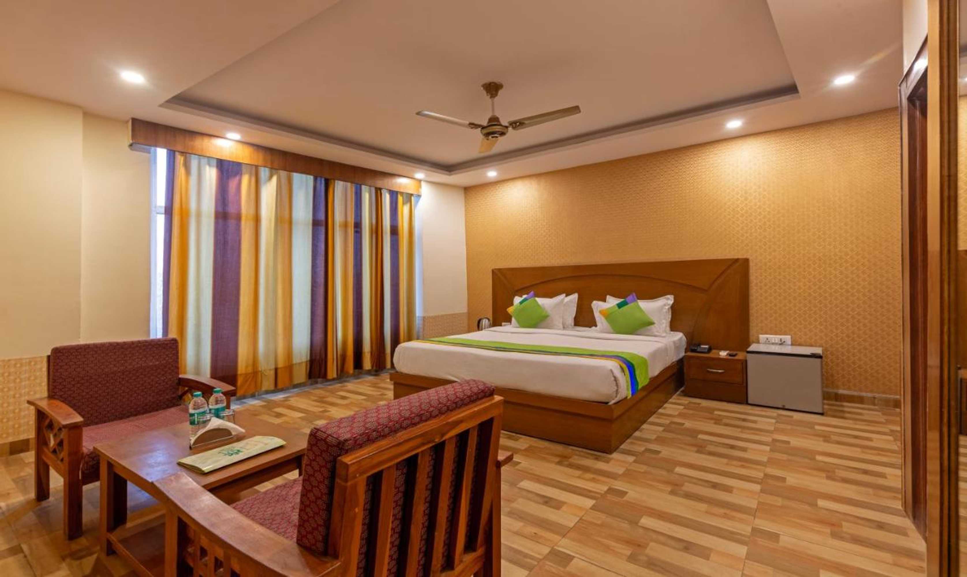 Gift card for Oyo 8764 Hotel Green View Palace