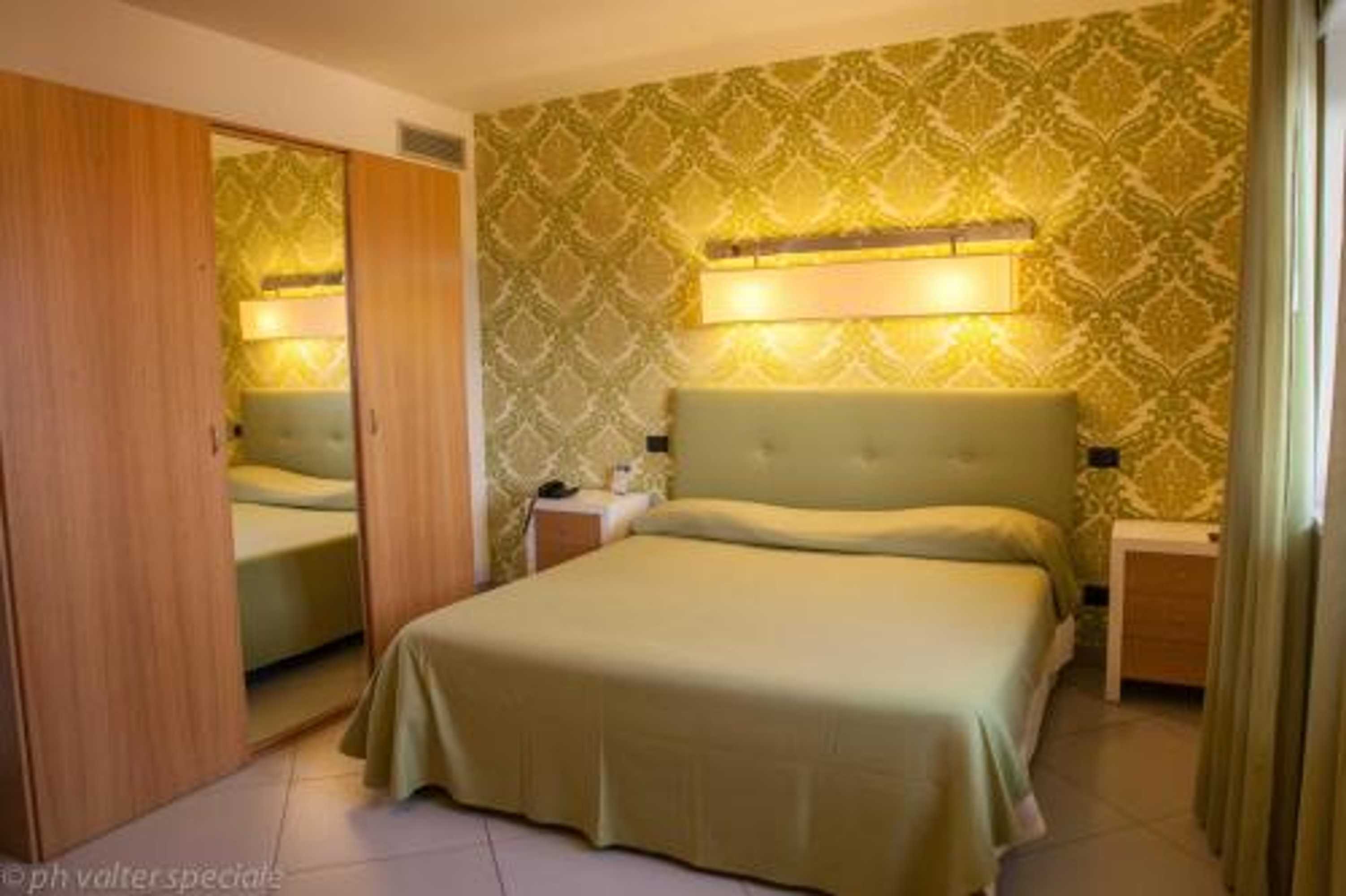 Gift card for 4 Spa Resort Hotel Gift card for 4 Spa Resort Hotel