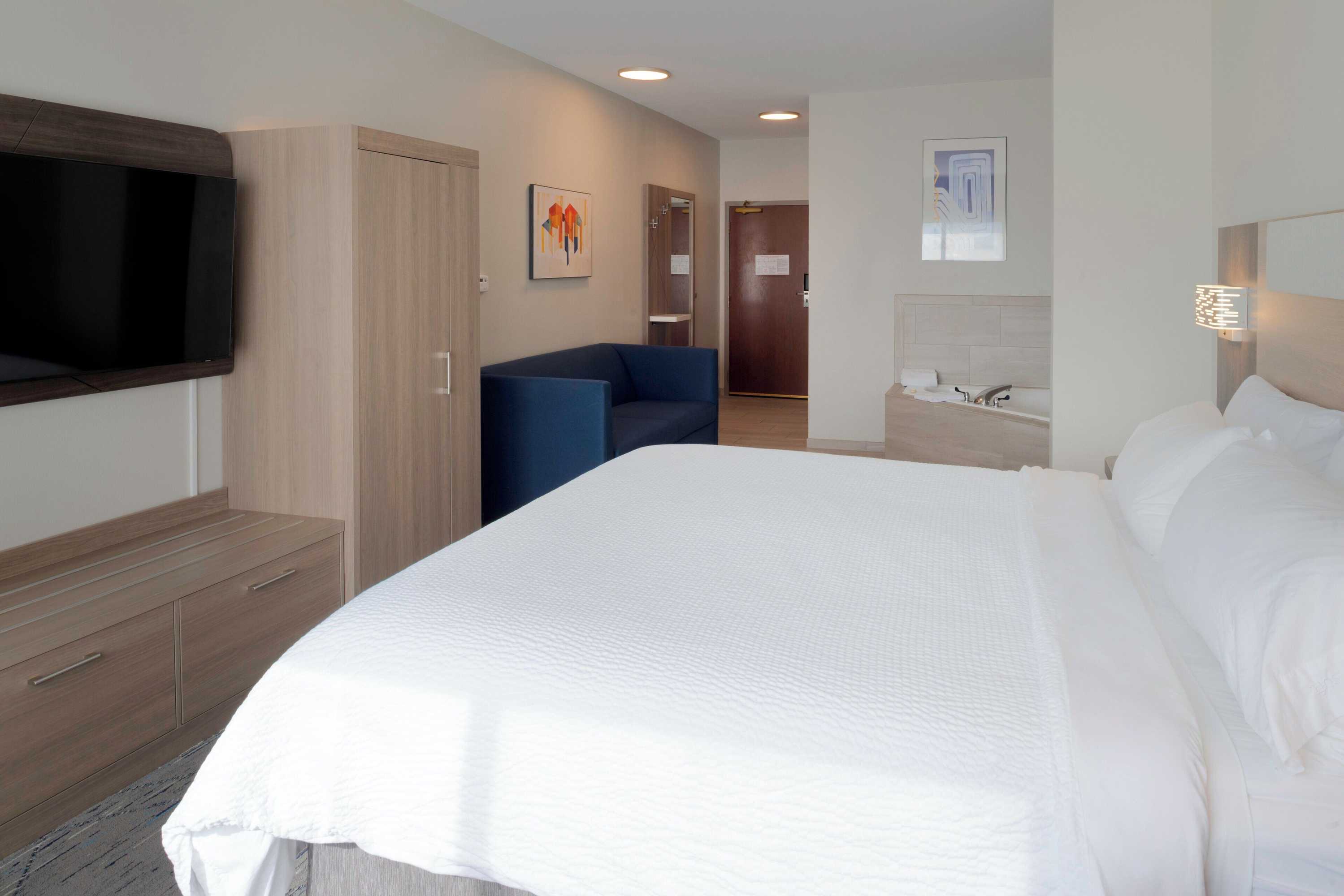 Gift card for Holiday Inn Express Hotel & Suites Fort Atkinson by Ihg