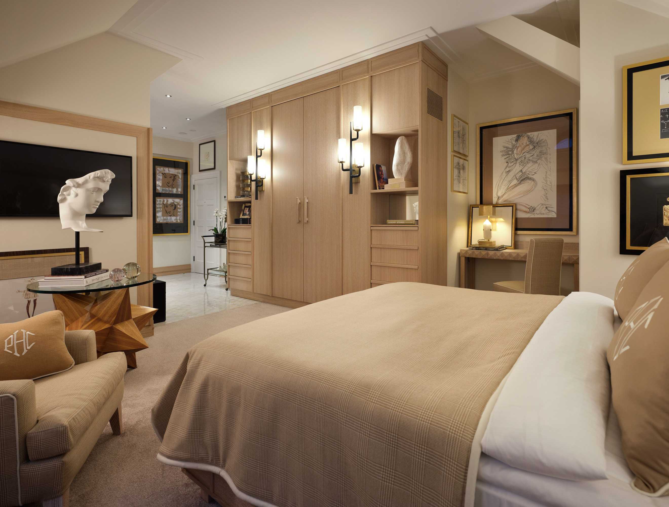 Gift card for Schlosshotel Berlin by Patrick Hellmann Gift card for Schlosshotel Berlin by Patrick Hellmann