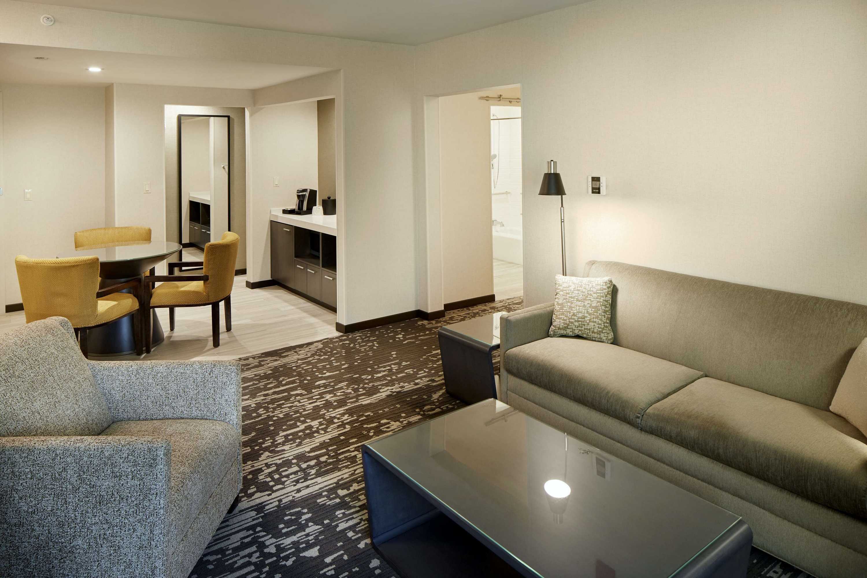 Gift card for Hilton Garden Inn Roslyn Gift card for Hilton Garden Inn Roslyn