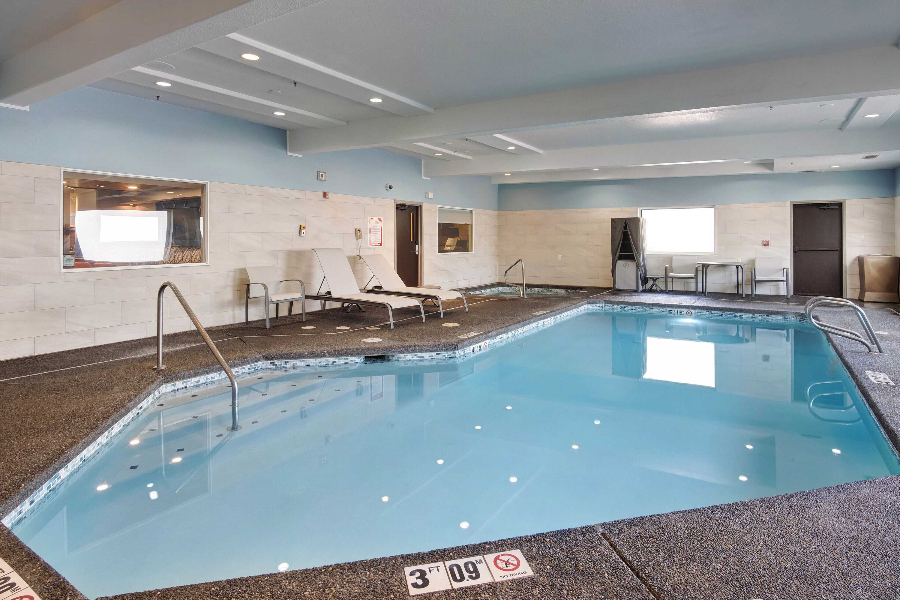 Gift card for Holiday Inn Express Portland East - Troutdale by Ihg Gift card for Holiday Inn Express Portland East - Troutdale by Ihg