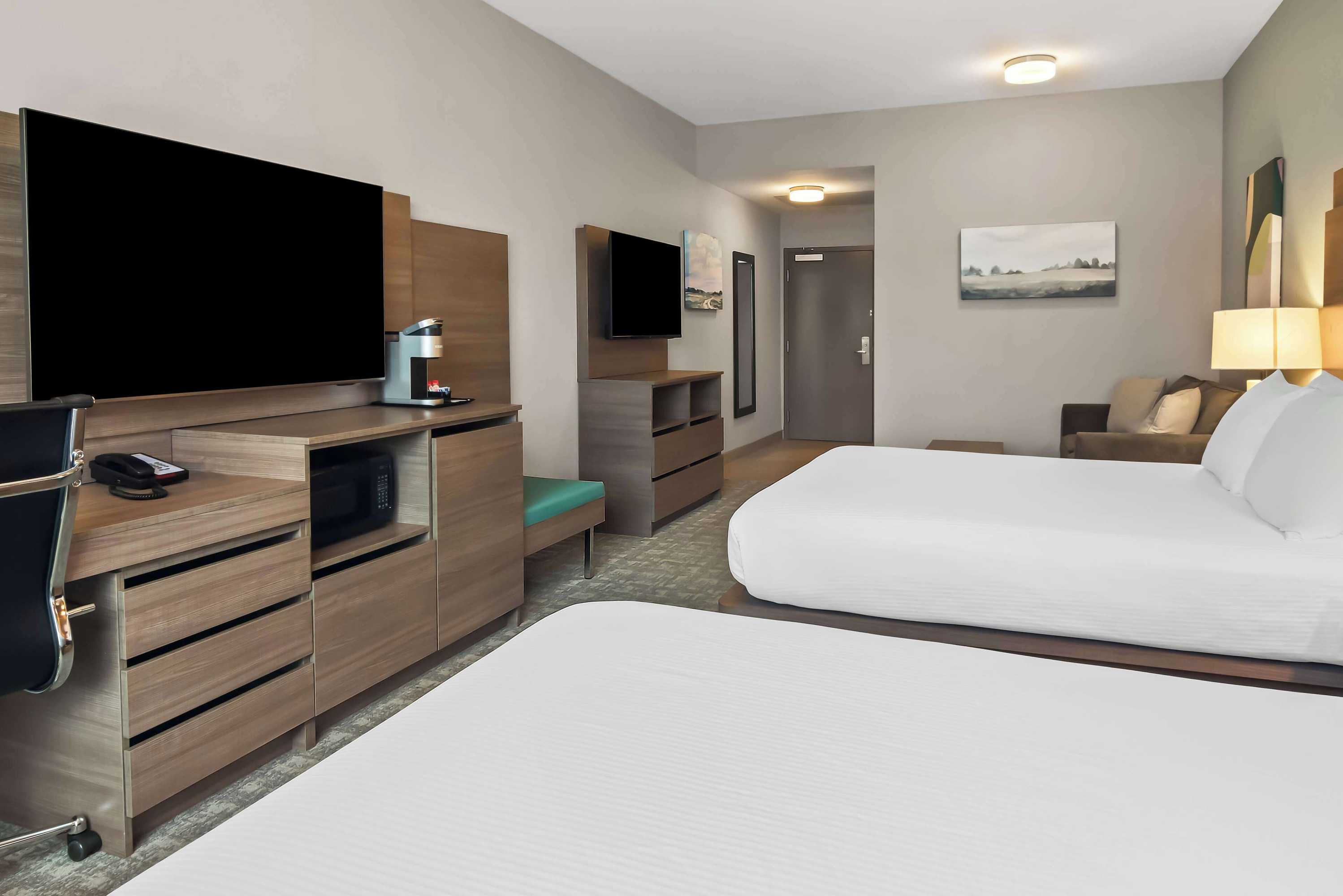 Gift card for Best Western Plus Pitt Meadows Inn & Suites Gift card for Best Western Plus Pitt Meadows Inn & Suites