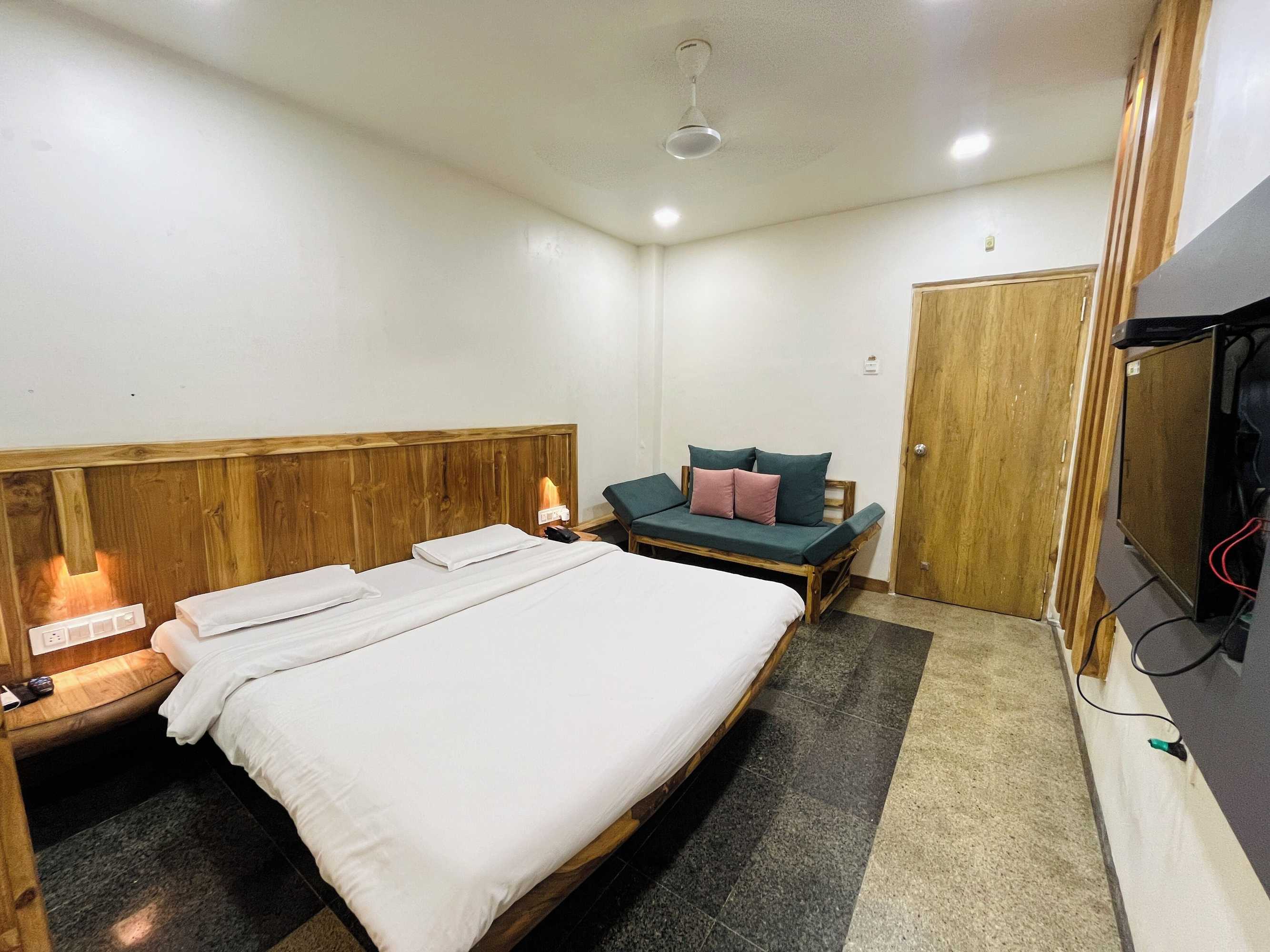 Gift card for Hotel Shripad Continental Gift card for Hotel Shripad Continental
