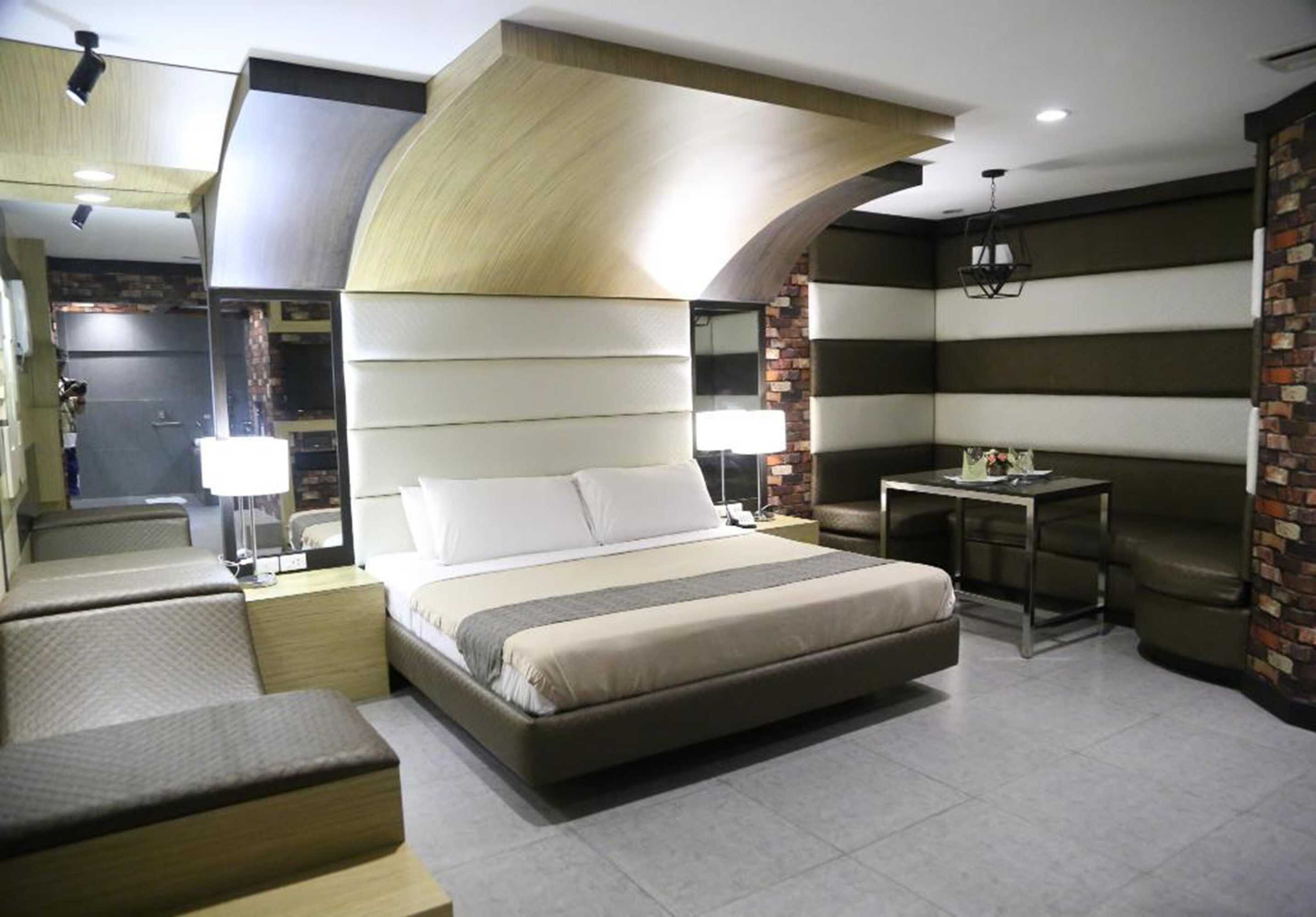 Gift card for Victoria Court Las Piñas Gift card for Victoria Court Las Piñas