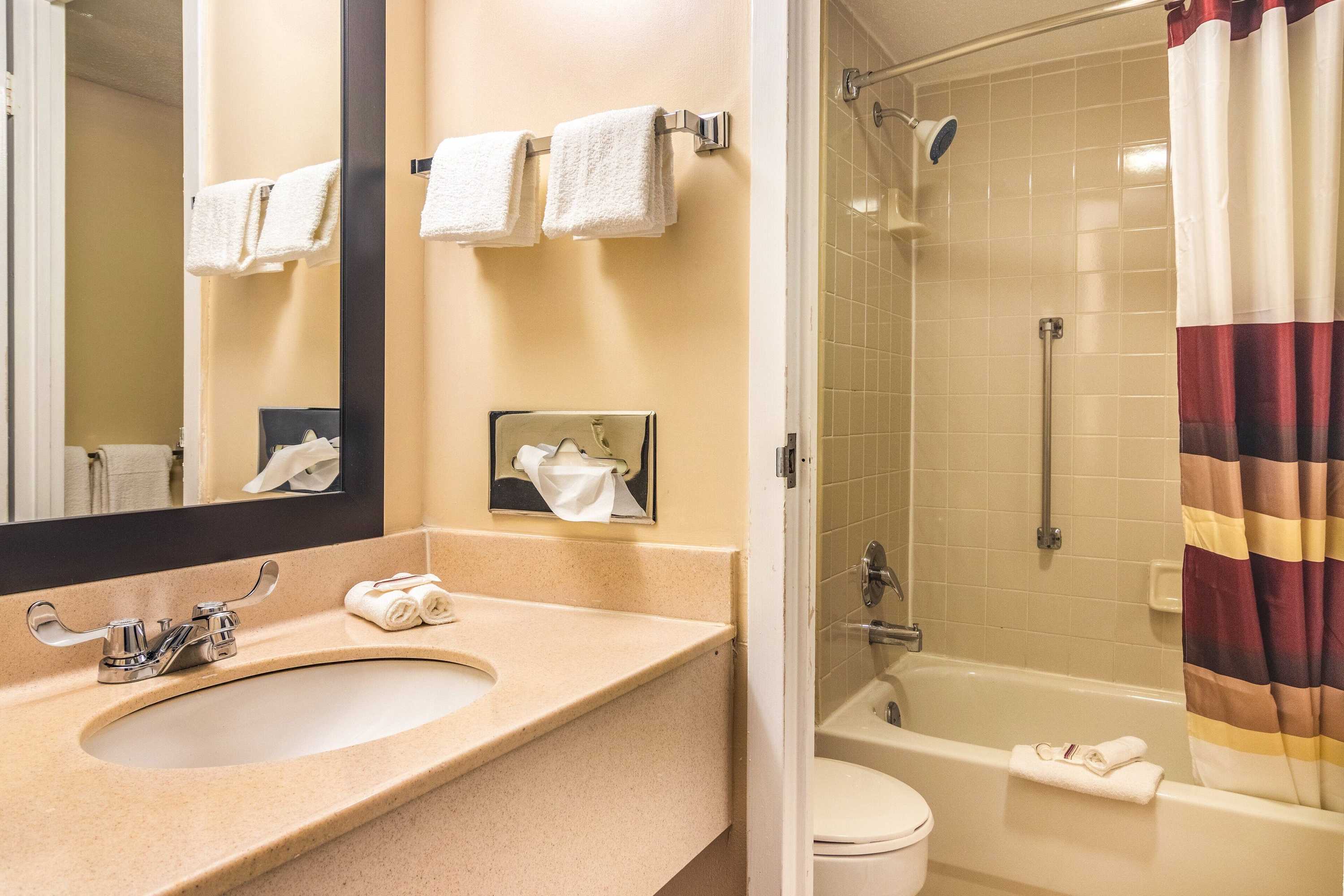 Gift card for Red Roof Inn Ashtabula - Austinburg Gift card for Red Roof Inn Ashtabula - Austinburg