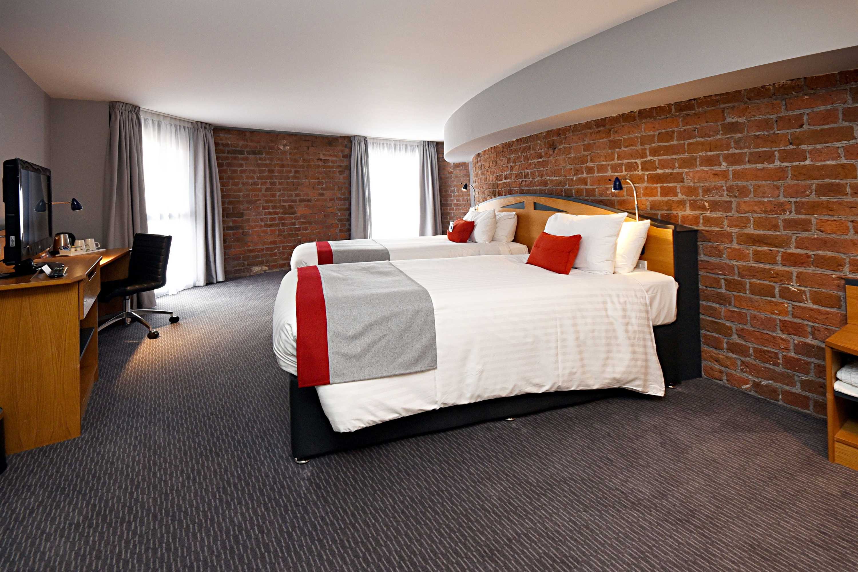 Gift card for Holiday Inn Express Royal Albert Dock Gift card for Holiday Inn Express Royal Albert Dock