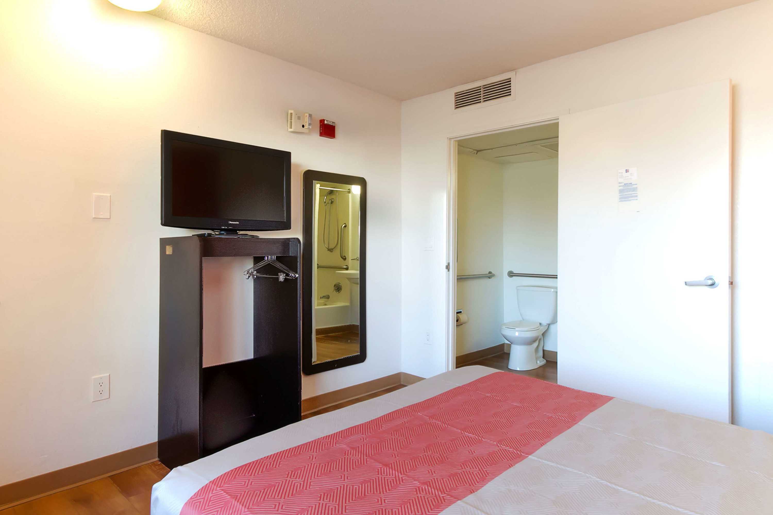 Gift card for Motel 6 Capitol Heights, MD - Washington Gift card for Motel 6 Capitol Heights, MD - Washington