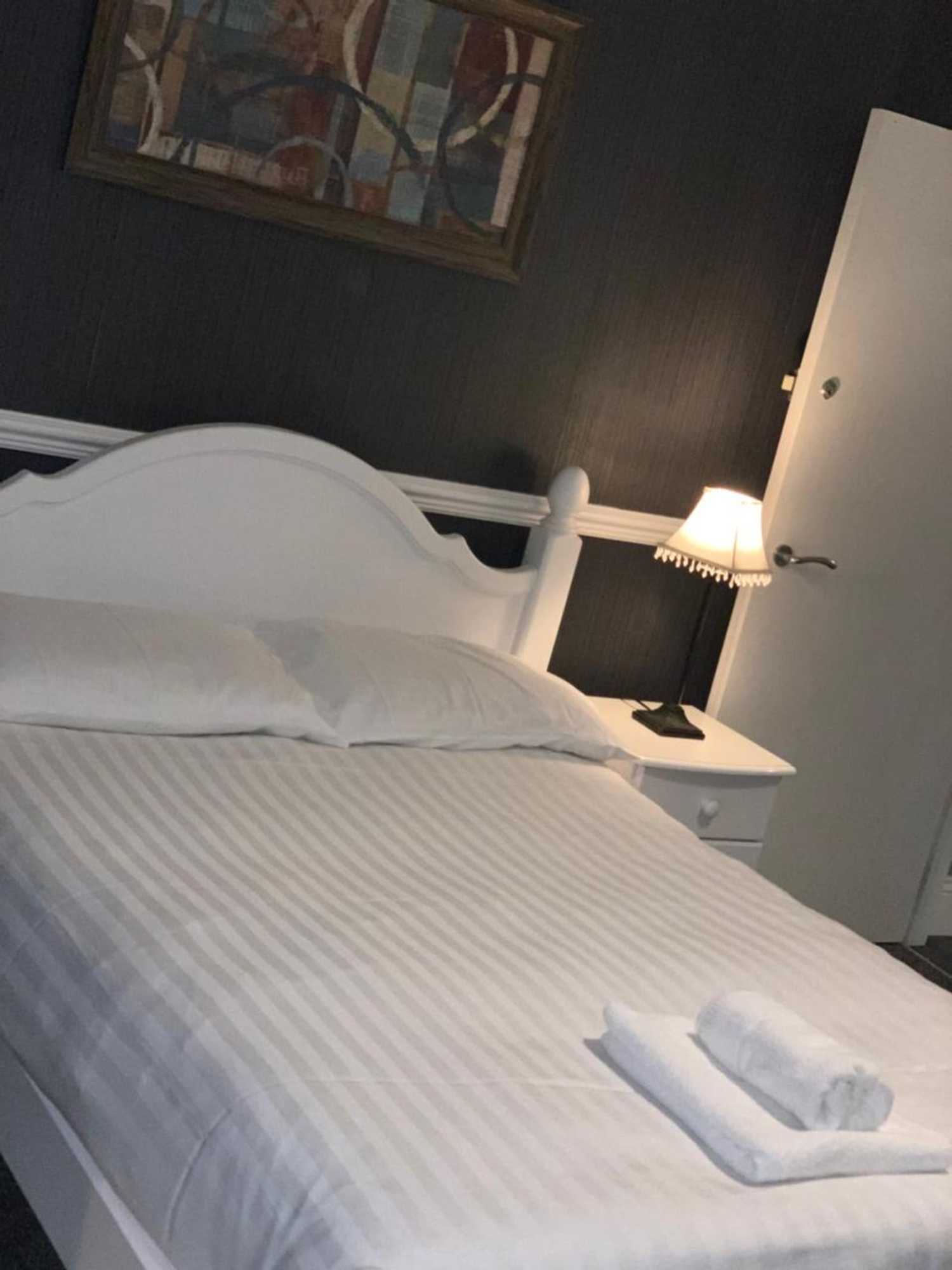 Gift card for Lake Lounge Rooms