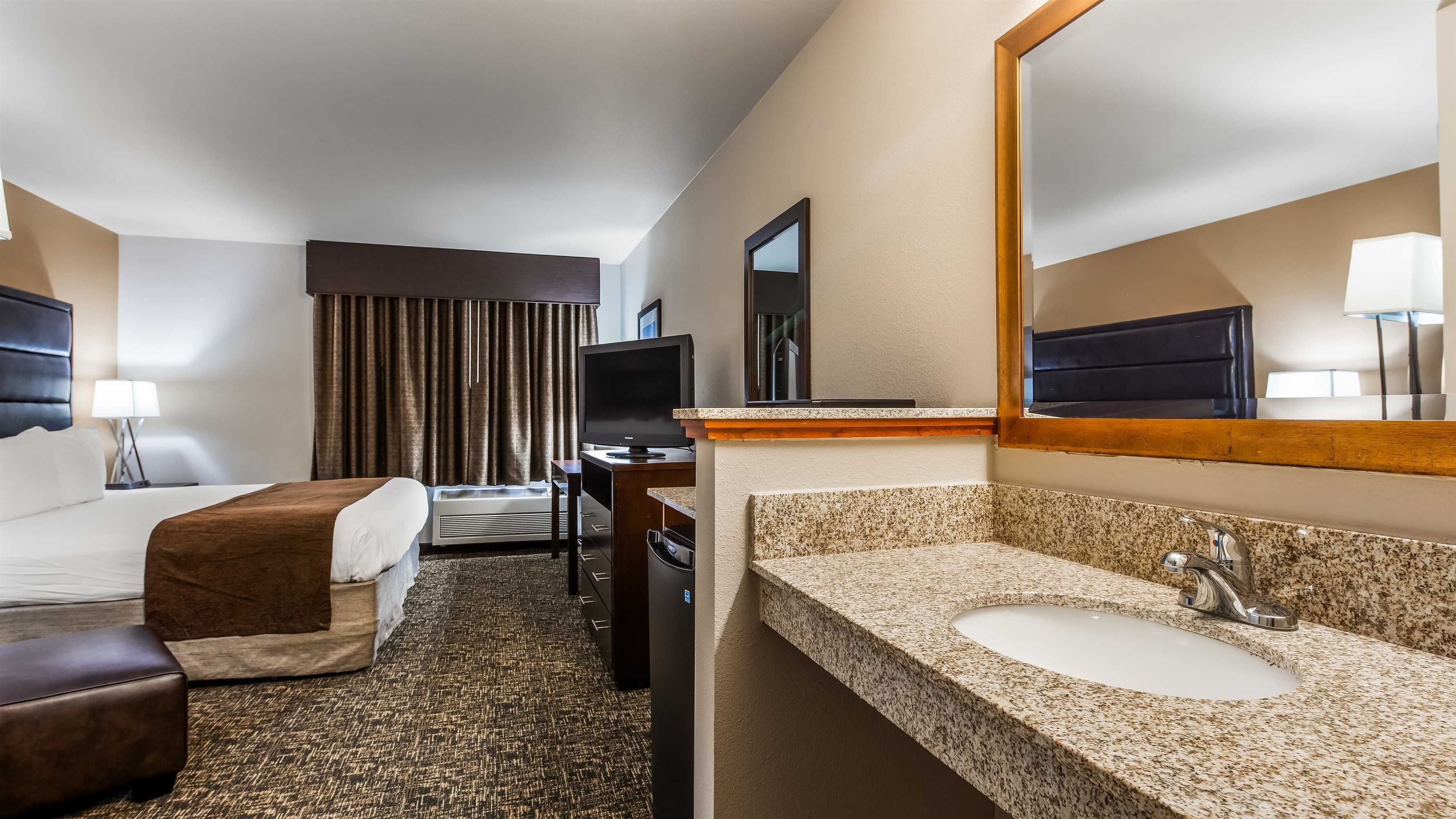 Gift card for Best Western Oak Meadows Inn Gift card for Best Western Oak Meadows Inn