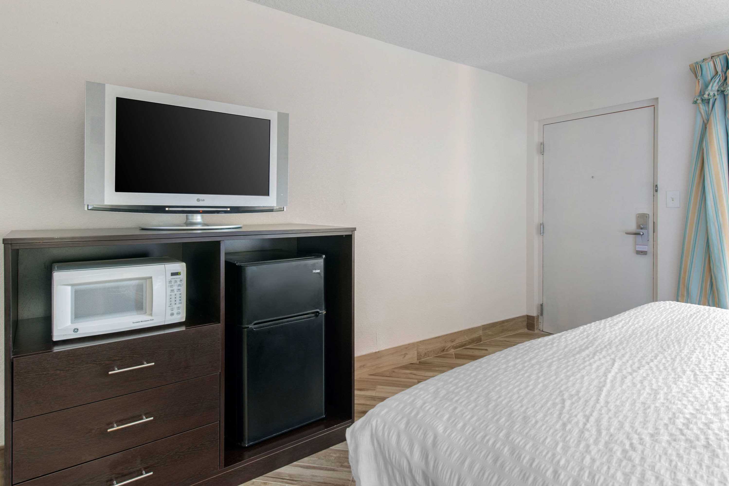 Gift card for Clarion Inn & Suites Kissimmee-Lake Buena Vista South Gift card for Clarion Inn & Suites Kissimmee-Lake Buena Vista South