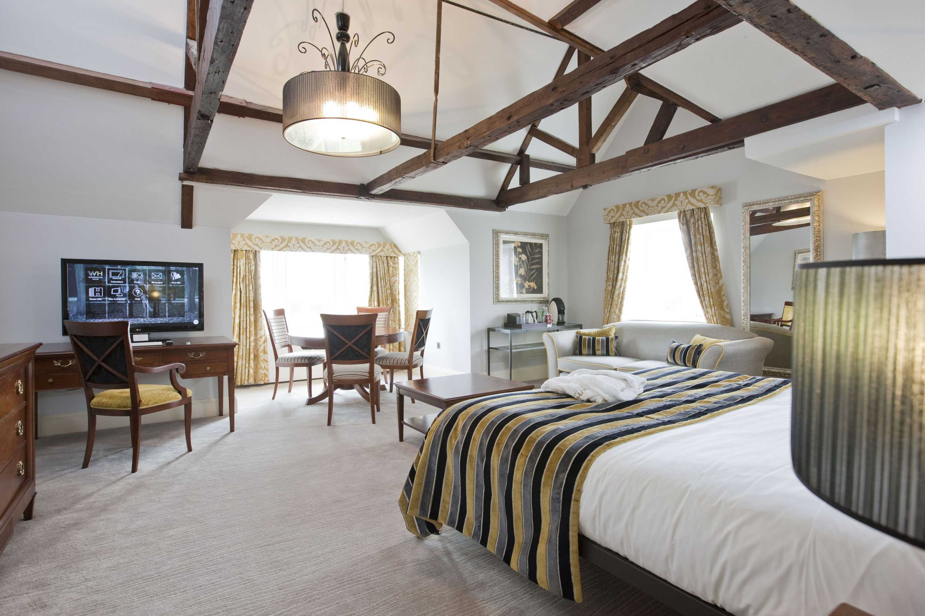 Gift card for Wivenhoe House Hotel Gift card for Wivenhoe House Hotel