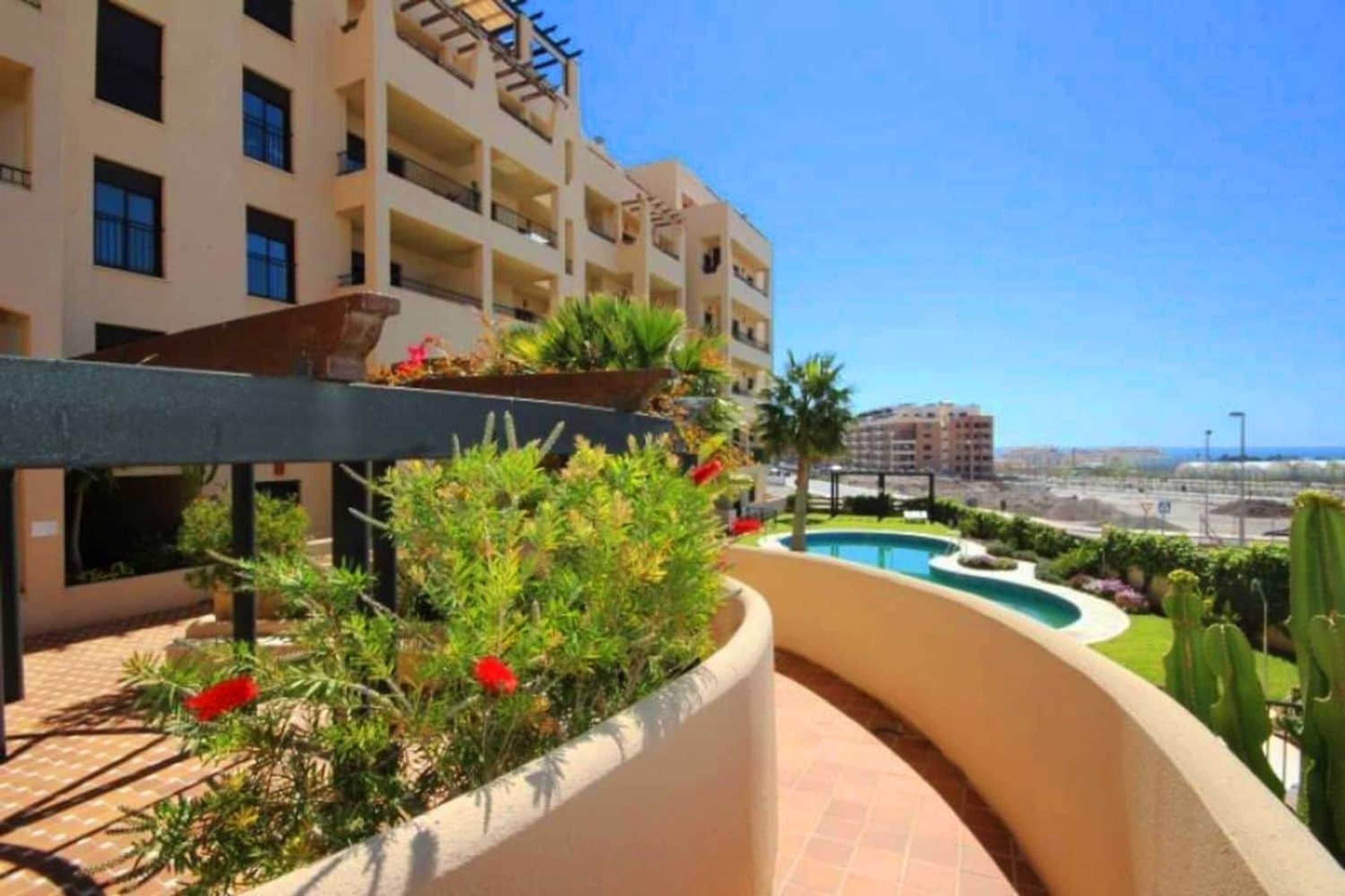 Gift card for Albardi 3ºa - Magnífico Apartamento en Aguadulce Gift card for Albardi 3ºa - Magnífico Apartamento en Aguadulce