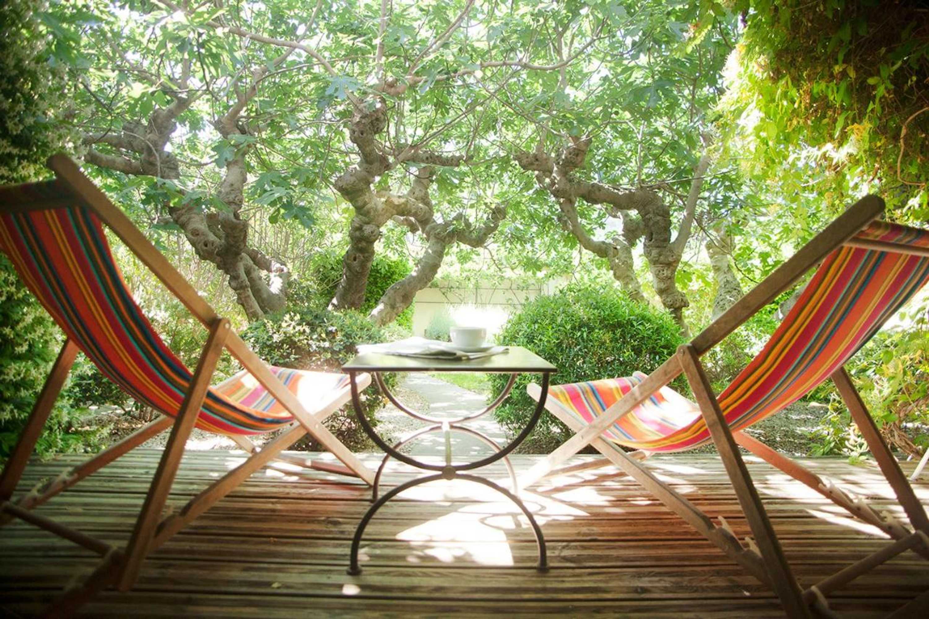 Gift card for Hôtel Sous Les Figuiers - Piscine, Parking, Centre Ville