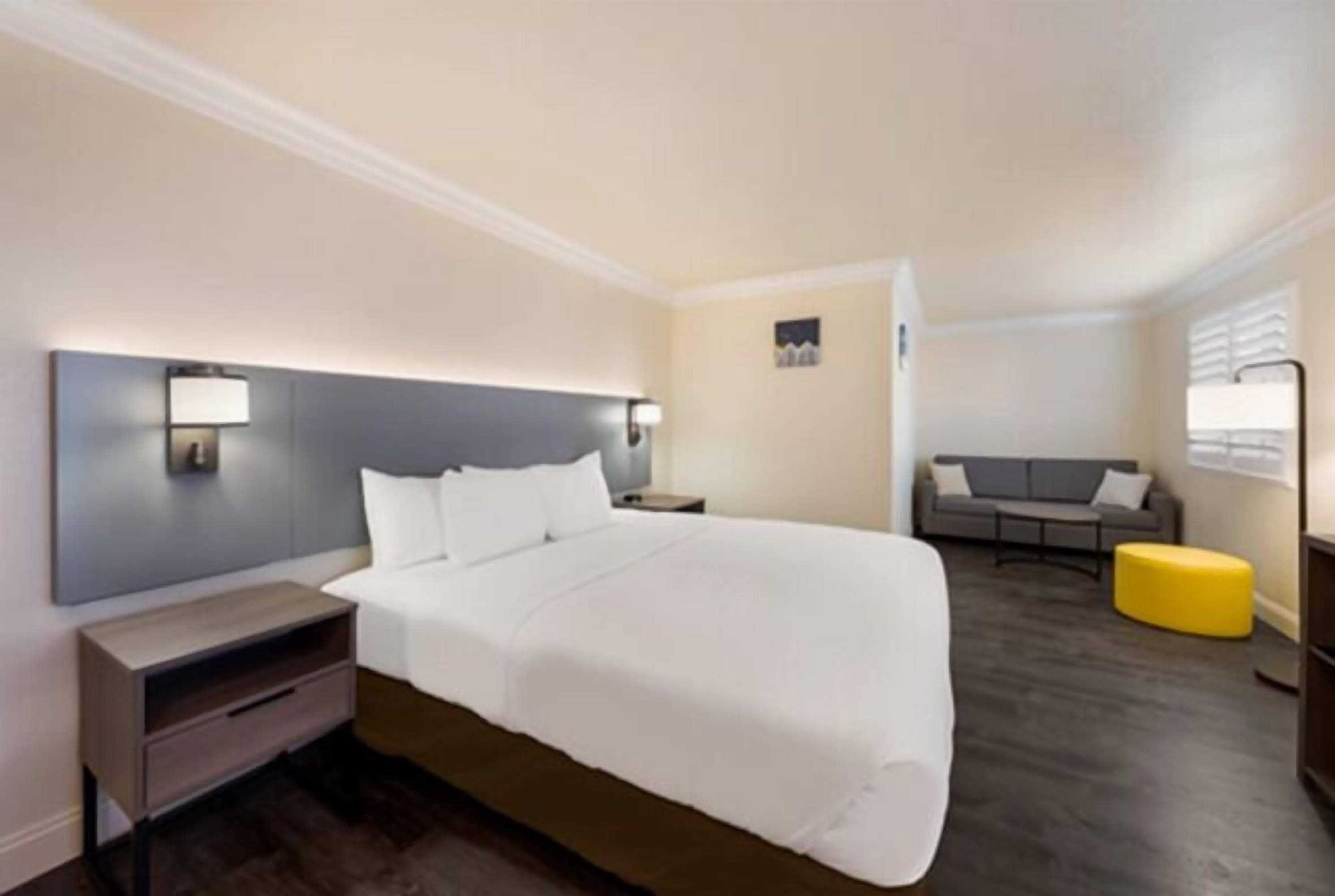 Gift card for Comfort Inn Gilroy