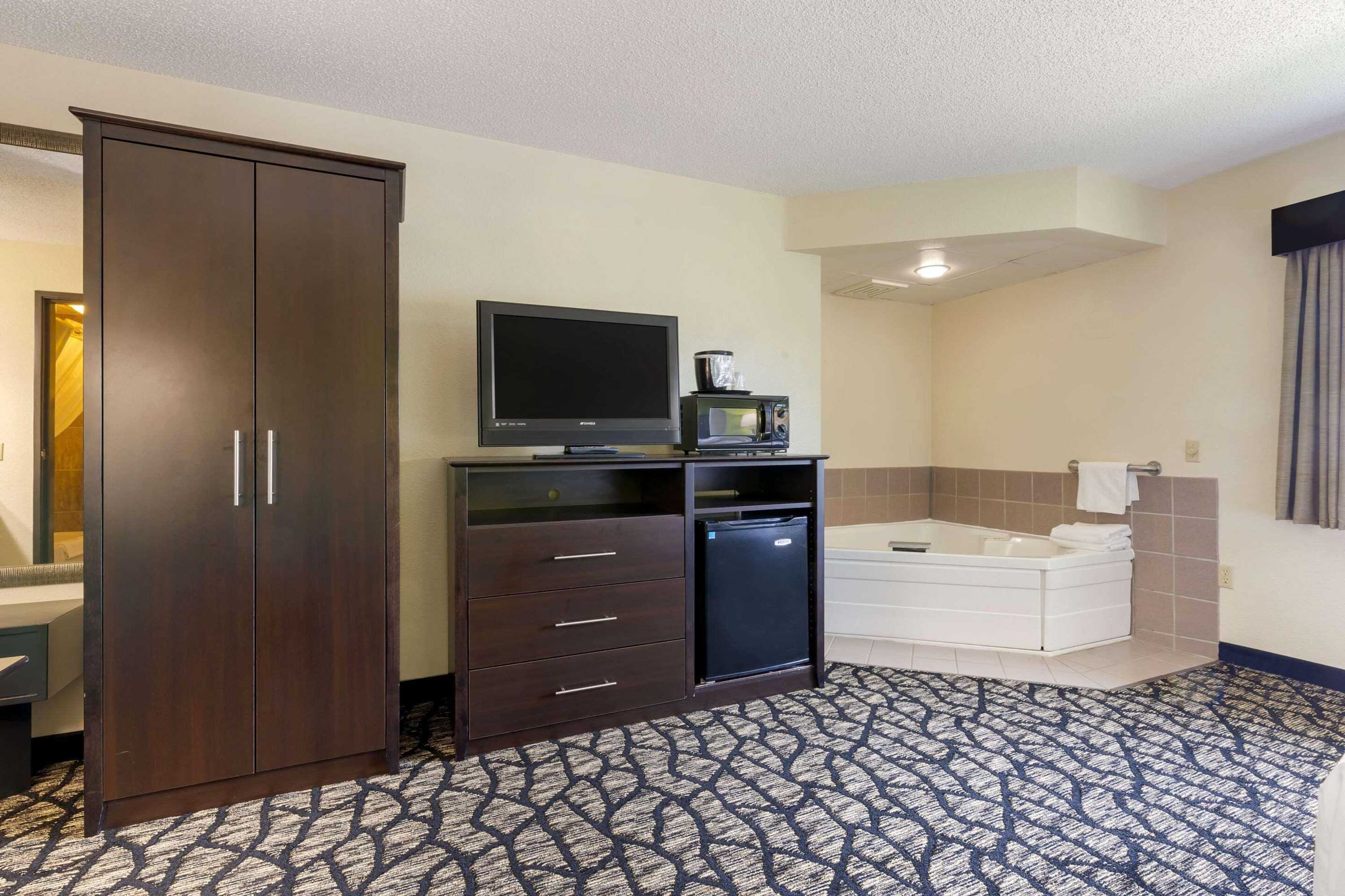 Gift card for Quality Inn Oshkosh Aviation Park