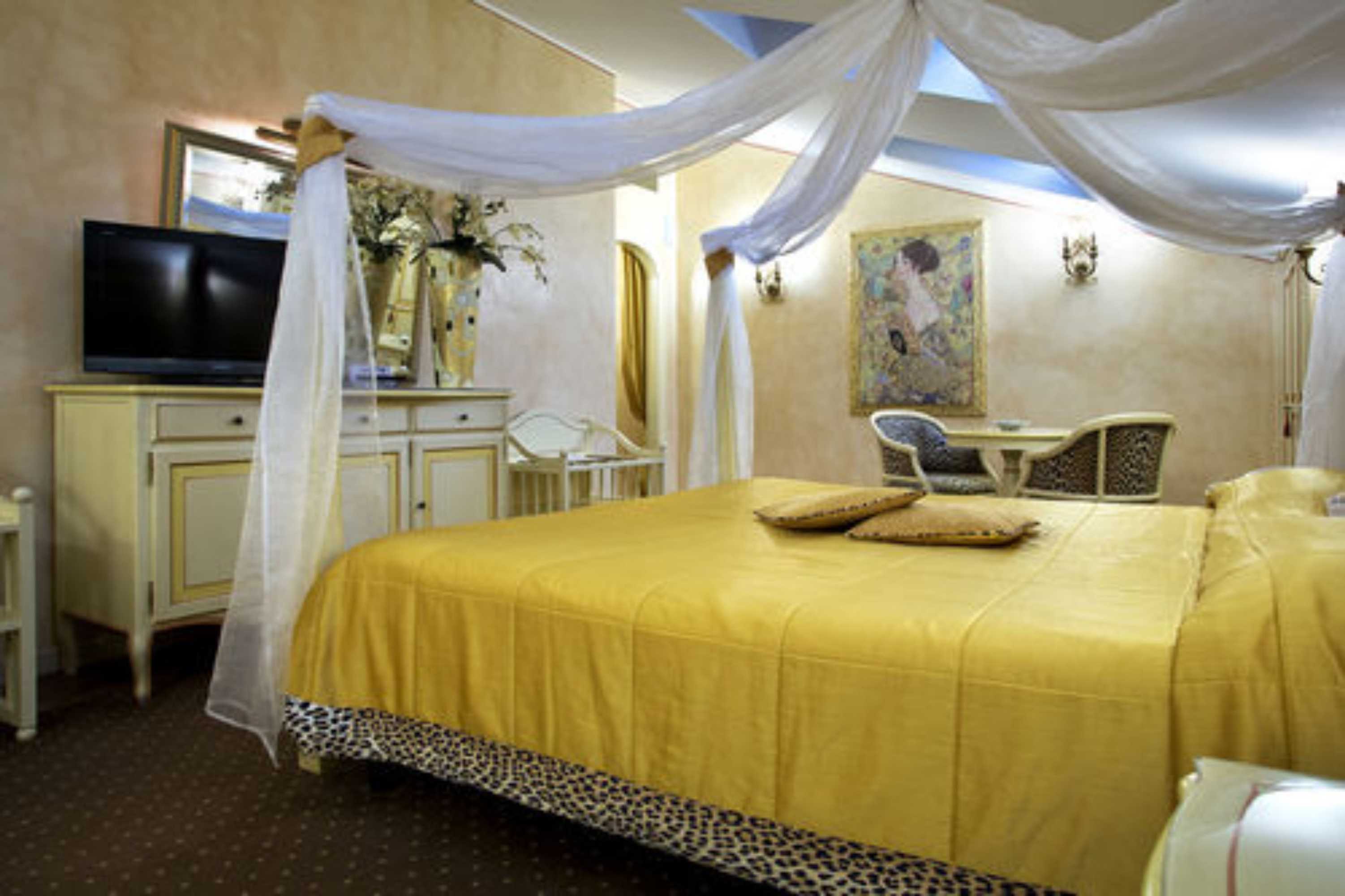 Gift card for Vip's Motel Luxury Accommodation & Spa Gift card for Vip's Motel Luxury Accommodation & Spa