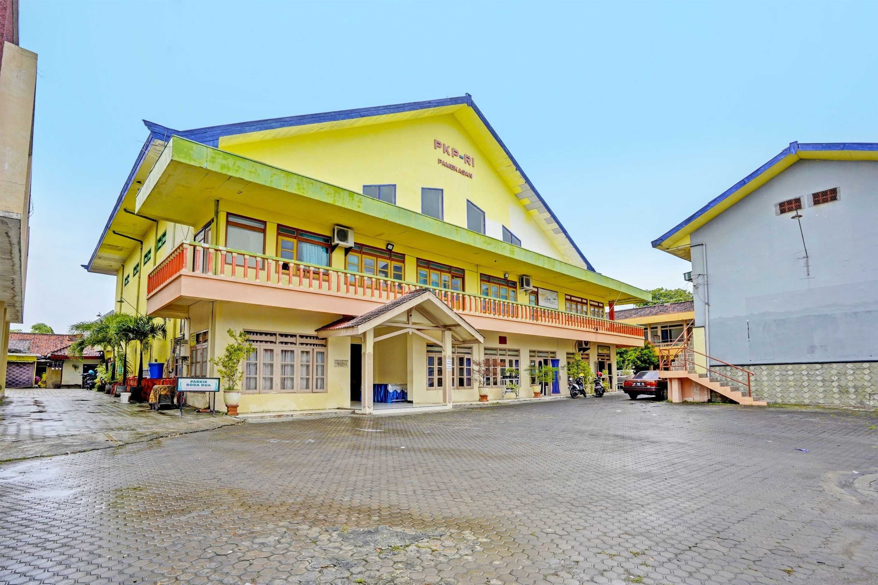 Gift card for Oyo 2708 Hotel Kemuning Syariah Gift card for Oyo 2708 Hotel Kemuning Syariah