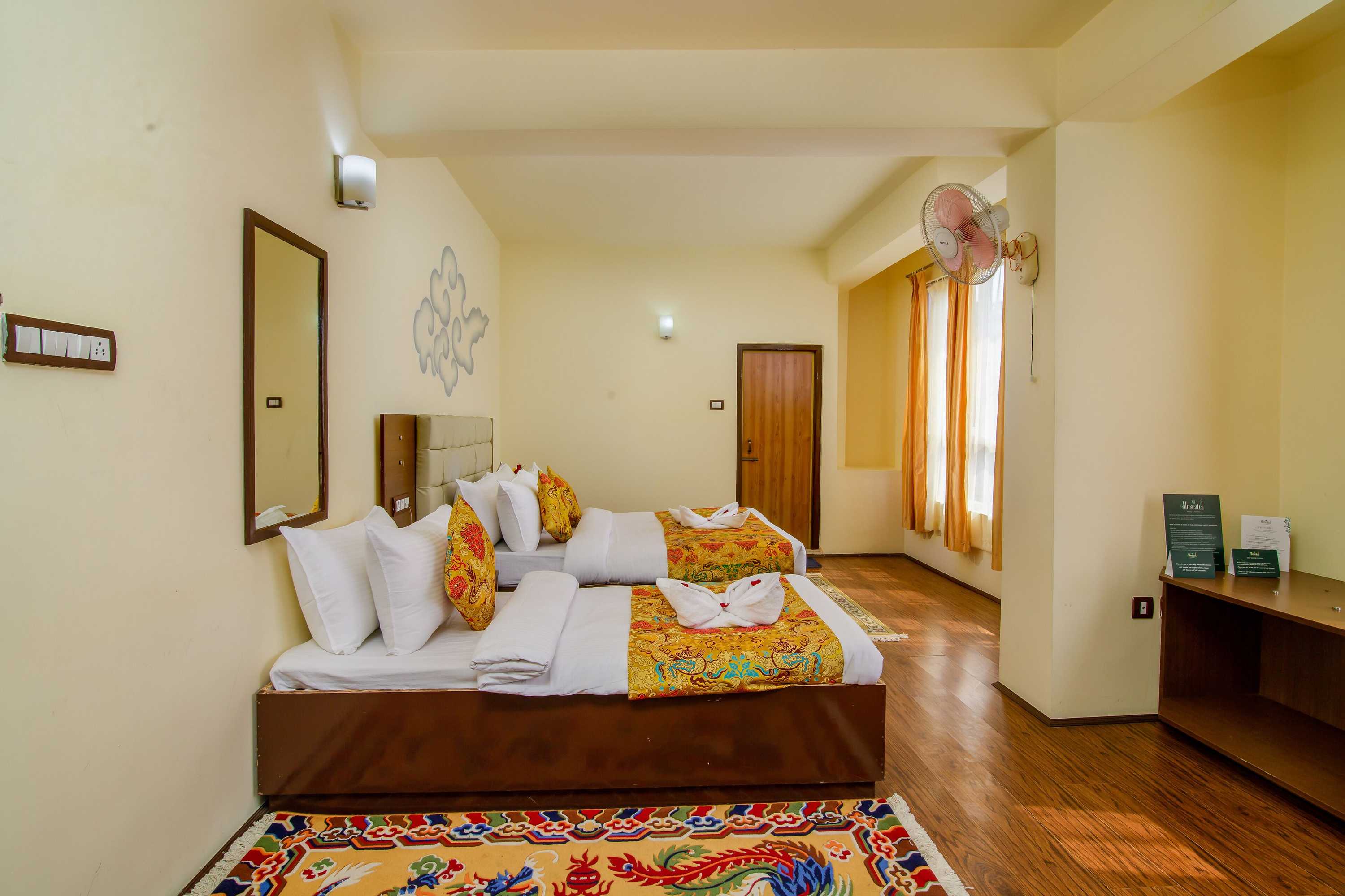 Gift card for Muscatel Grand Silkroute 300 Mts MG Marg Gift card for Muscatel Grand Silkroute 300 Mts MG Marg