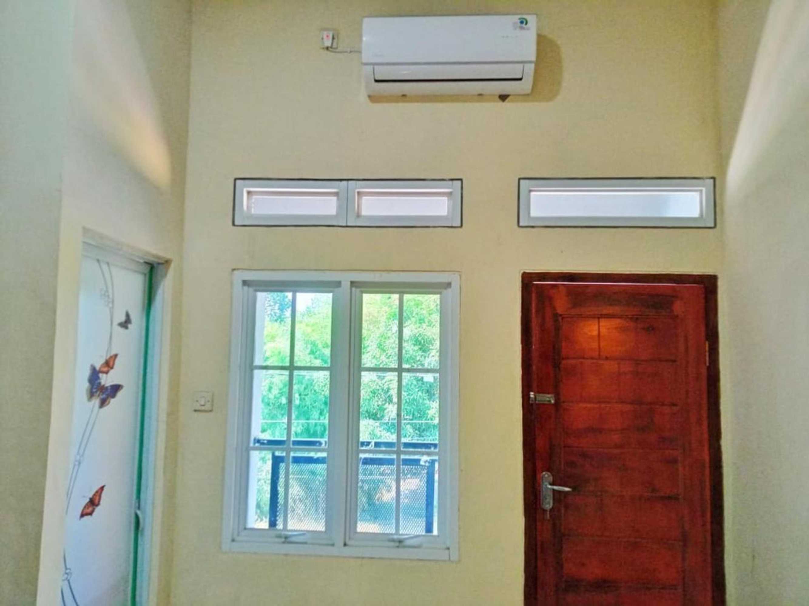 Gift card for Reddoorz Near Alun Alun Slawi