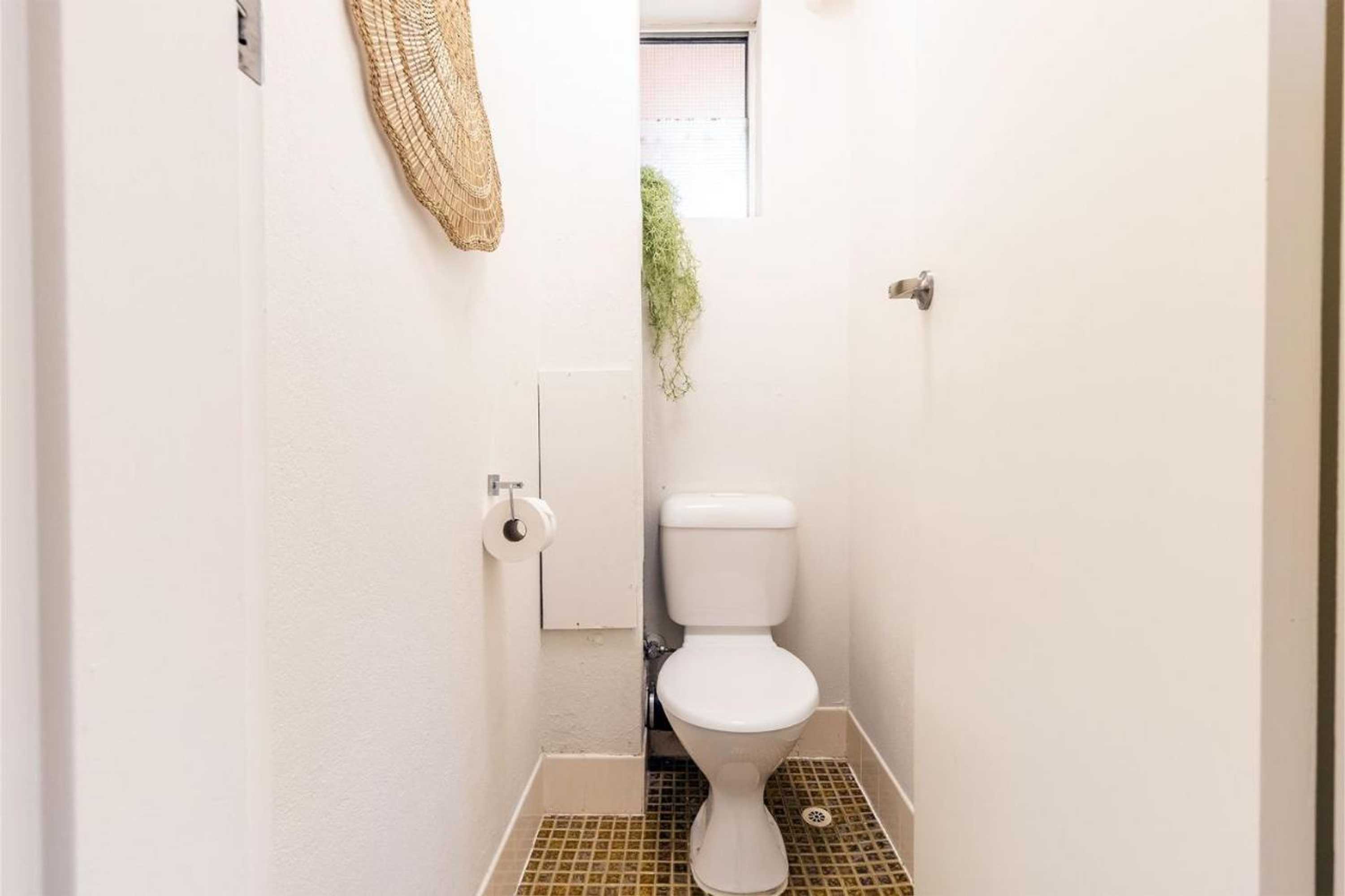 Gift card for Thurlow Lodge, 7,6 Thurlow Avenue - Beautifully Styled Unit With Wifi, Views And a Pool