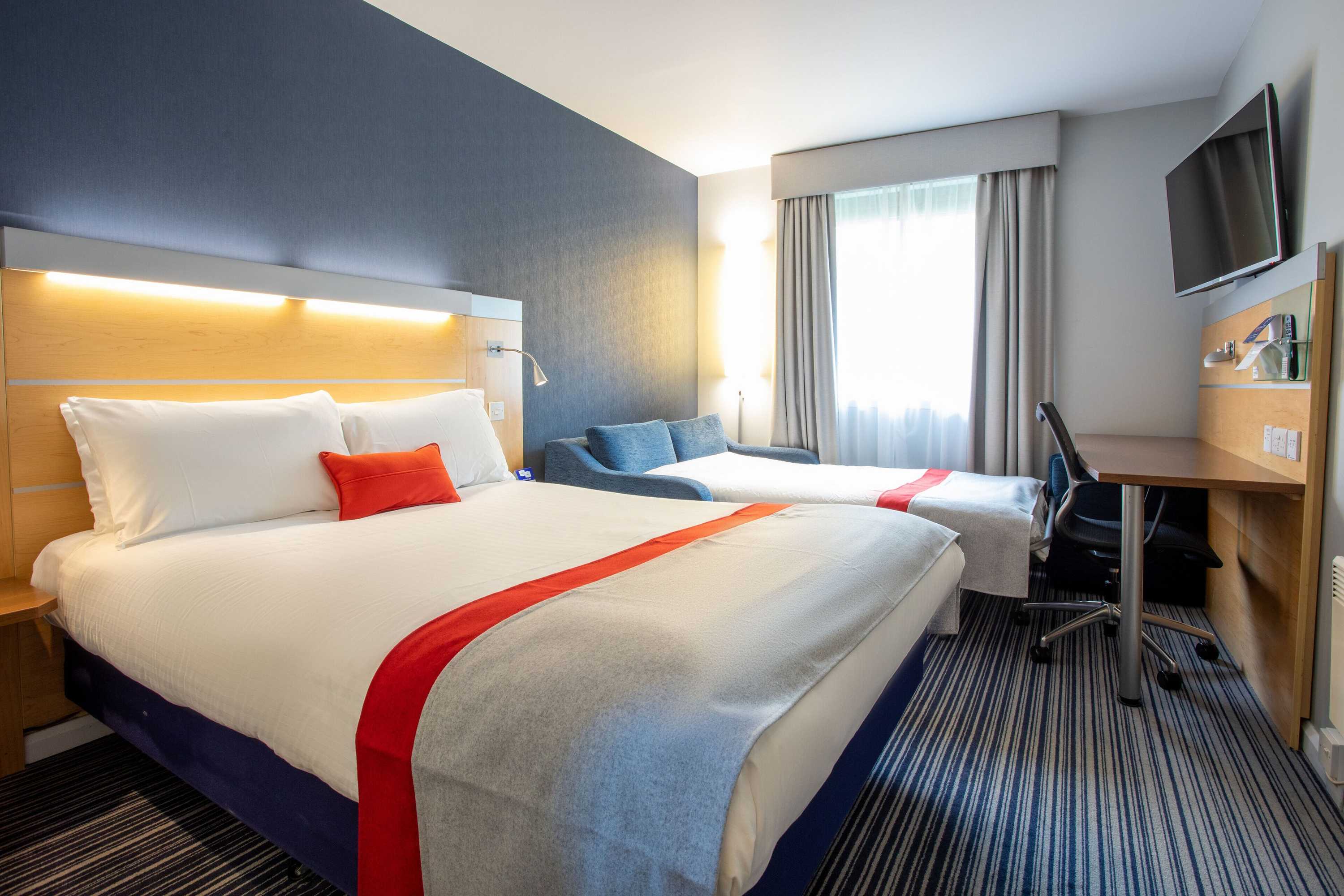 Gift card for Holiday Inn Express Dunfermline by Ihg Gift card for Holiday Inn Express Dunfermline by Ihg