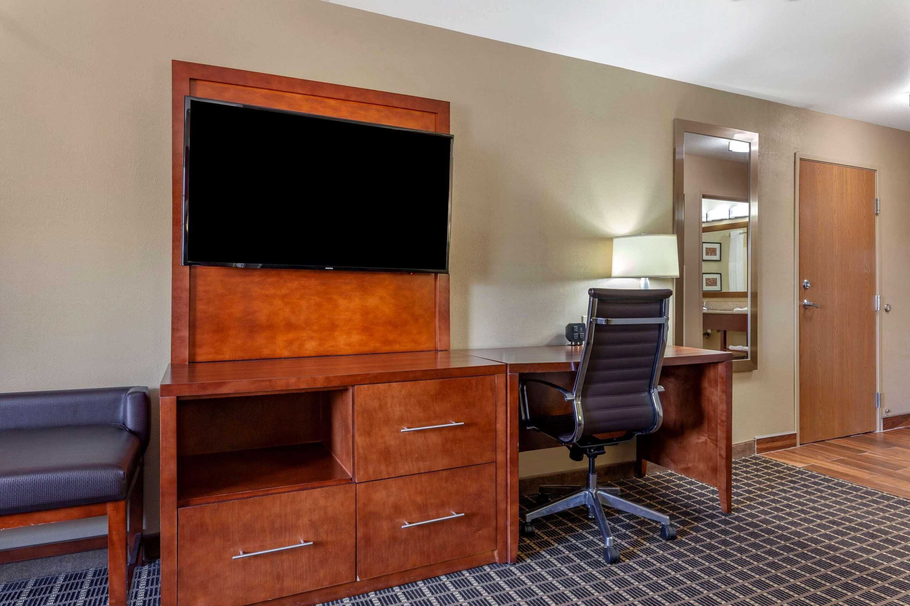 Gift card for Comfort Suites Delavan - Lake Geneva Area Gift card for Comfort Suites Delavan - Lake Geneva Area