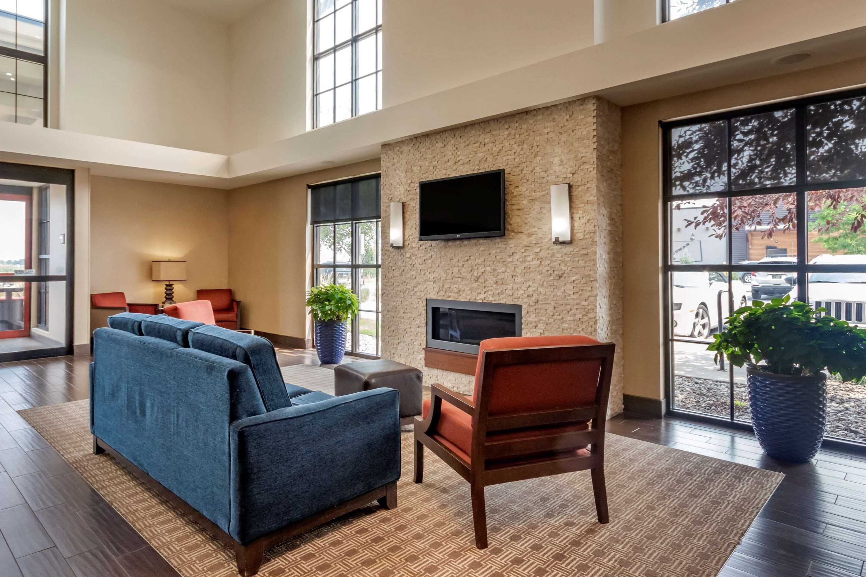 Gift card for Comfort Suites Airport - University Gift card for Comfort Suites Airport - University