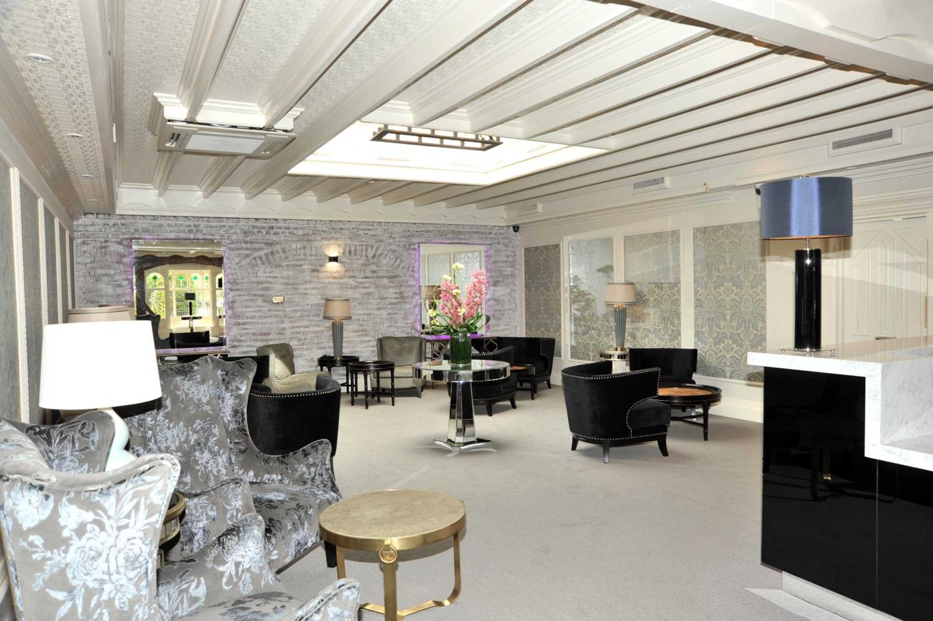 Gift card for Treacys Oakwood Hotel, Shannon Gift card for Treacys Oakwood Hotel, Shannon