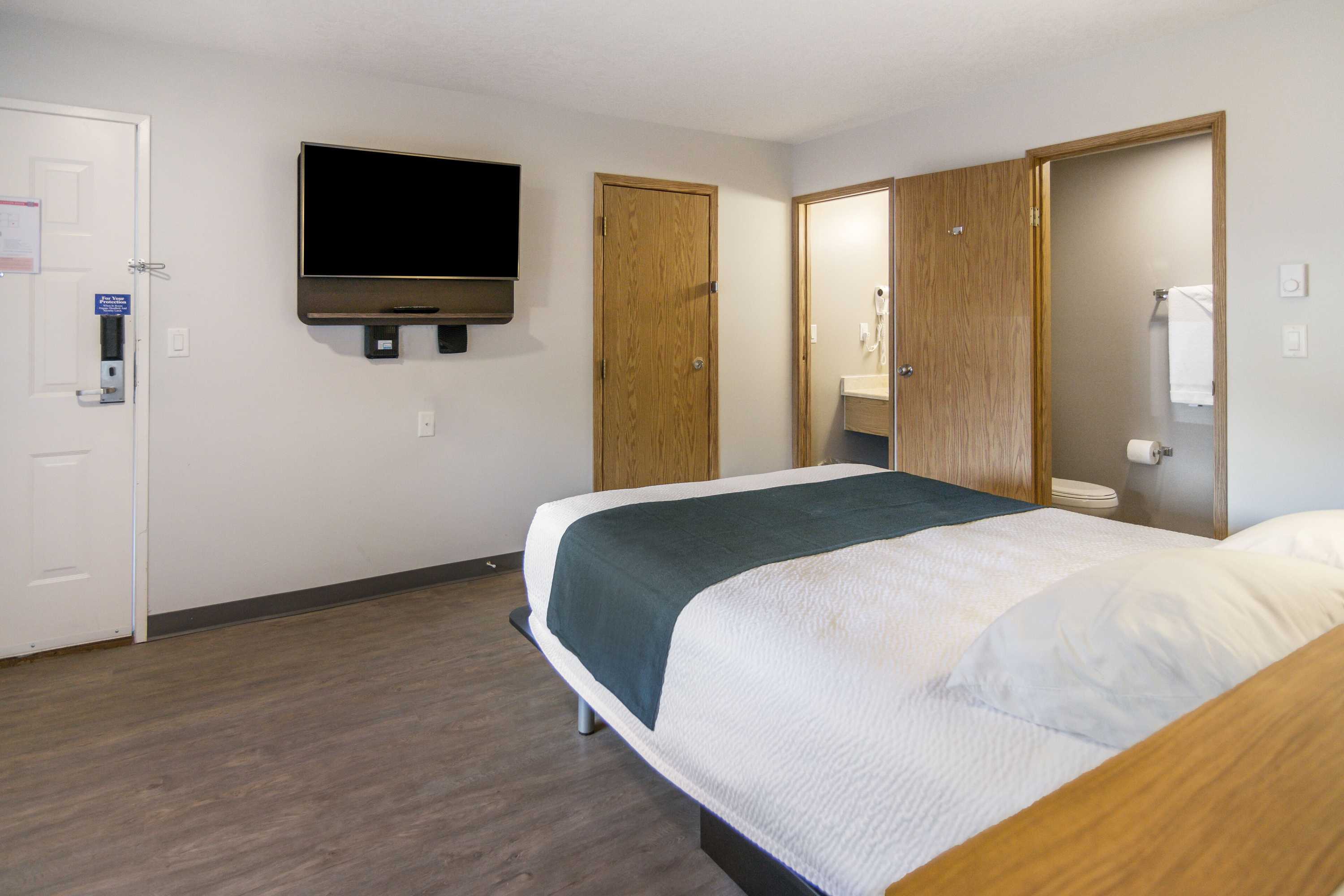 Gift card for Motel 6 Saanichton, BC - Victoria Airport Gift card for Motel 6 Saanichton, BC - Victoria Airport
