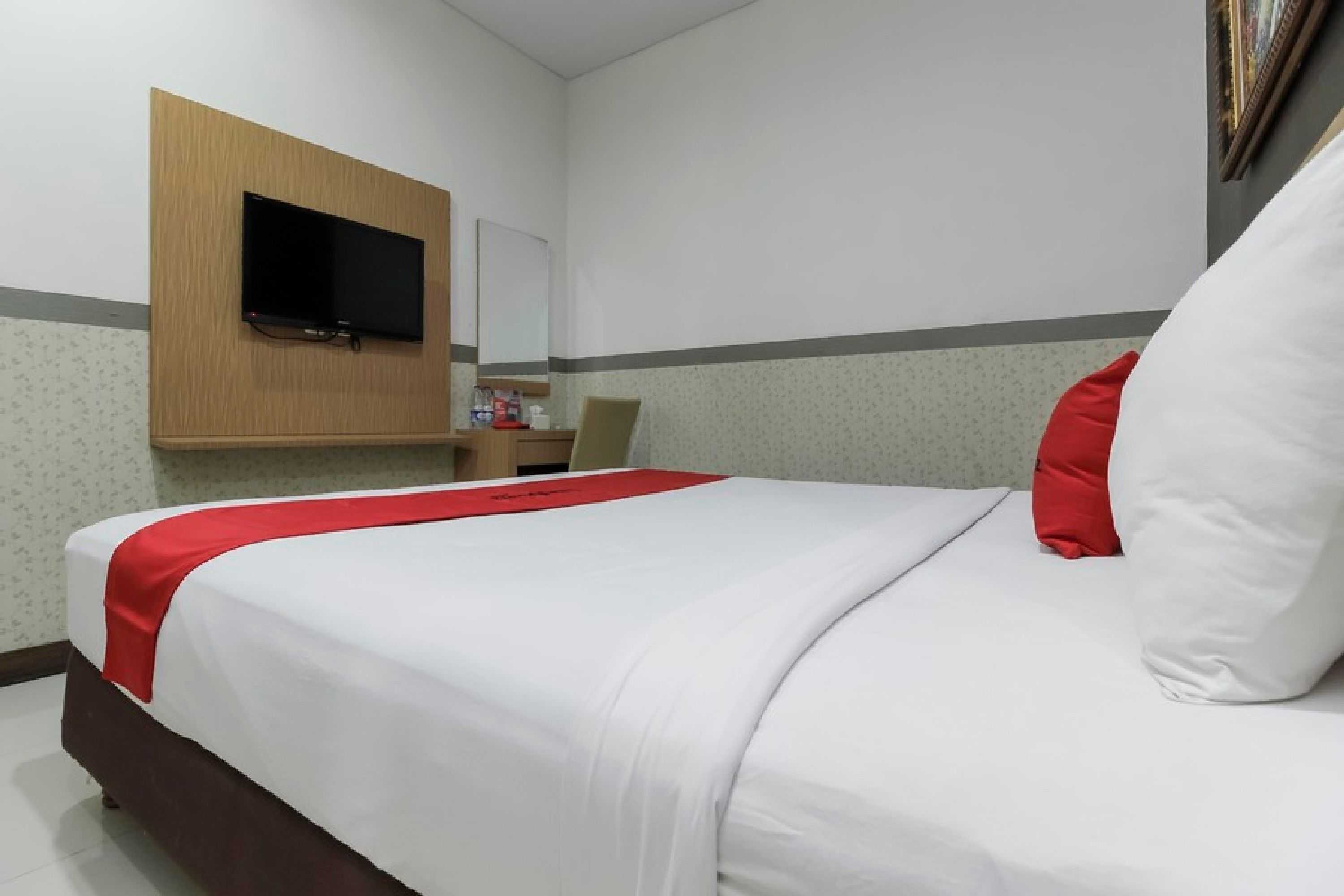 Gift card for Reddoorz Plus @ Tuparev Cirebon Gift card for Reddoorz Plus @ Tuparev Cirebon