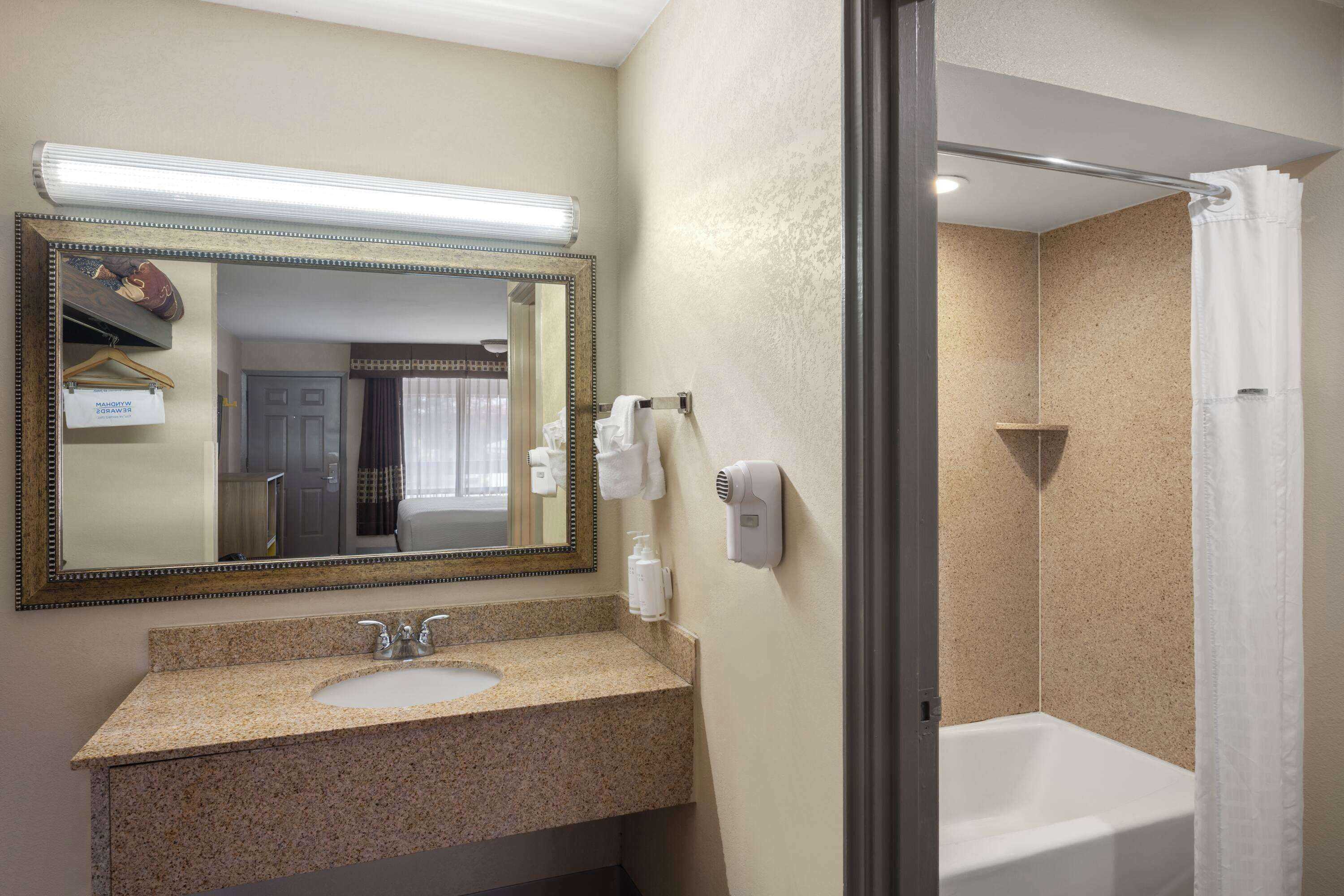 Gift card for Days Inn by Wyndham Klamath Falls Gift card for Days Inn by Wyndham Klamath Falls